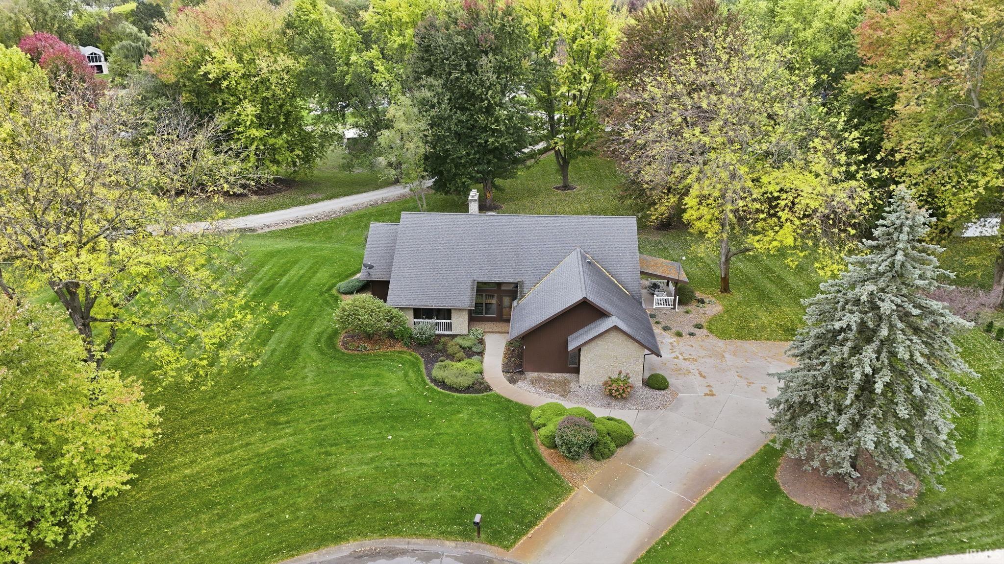 Homes for sale in Warsaw, IN | 2029 Deer Trl, Warsaw, IN 46580 | MLS# 202543106