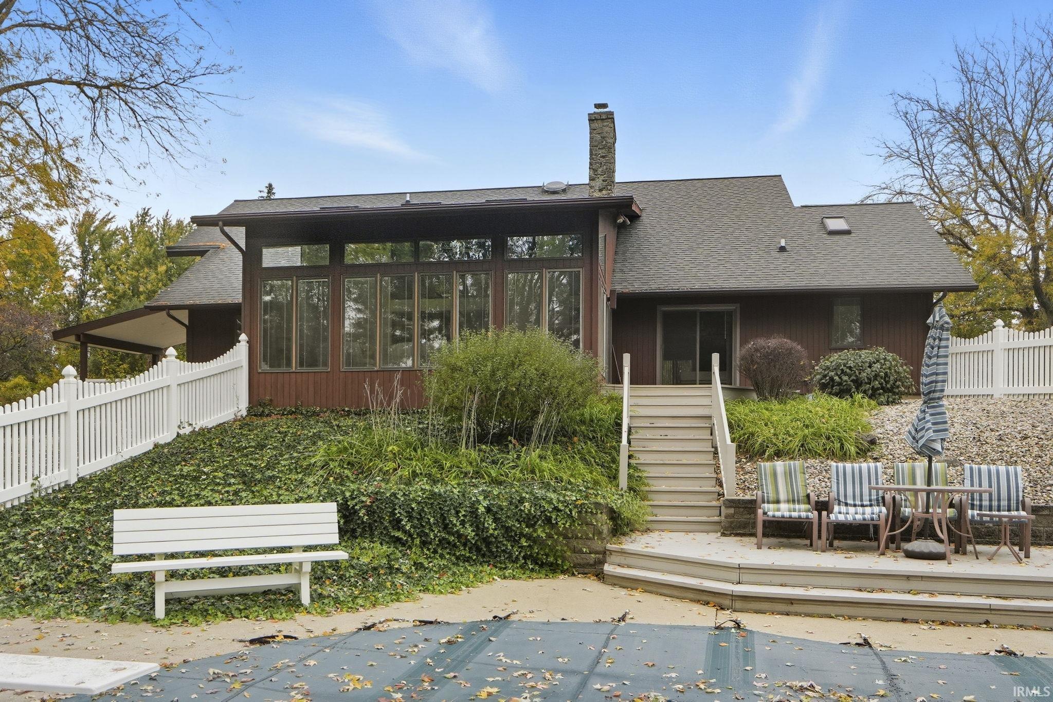 Homes for sale in Warsaw, IN | 2029 Deer Trl, Warsaw, IN 46580 | MLS# 202543106