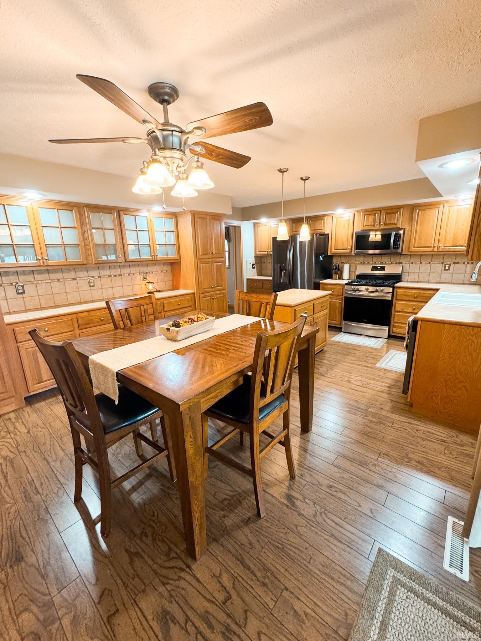 Homes for sale in Bremen, IN | 4170 W Shore Dr, Bremen, IN 46506 | MLS# 202543122