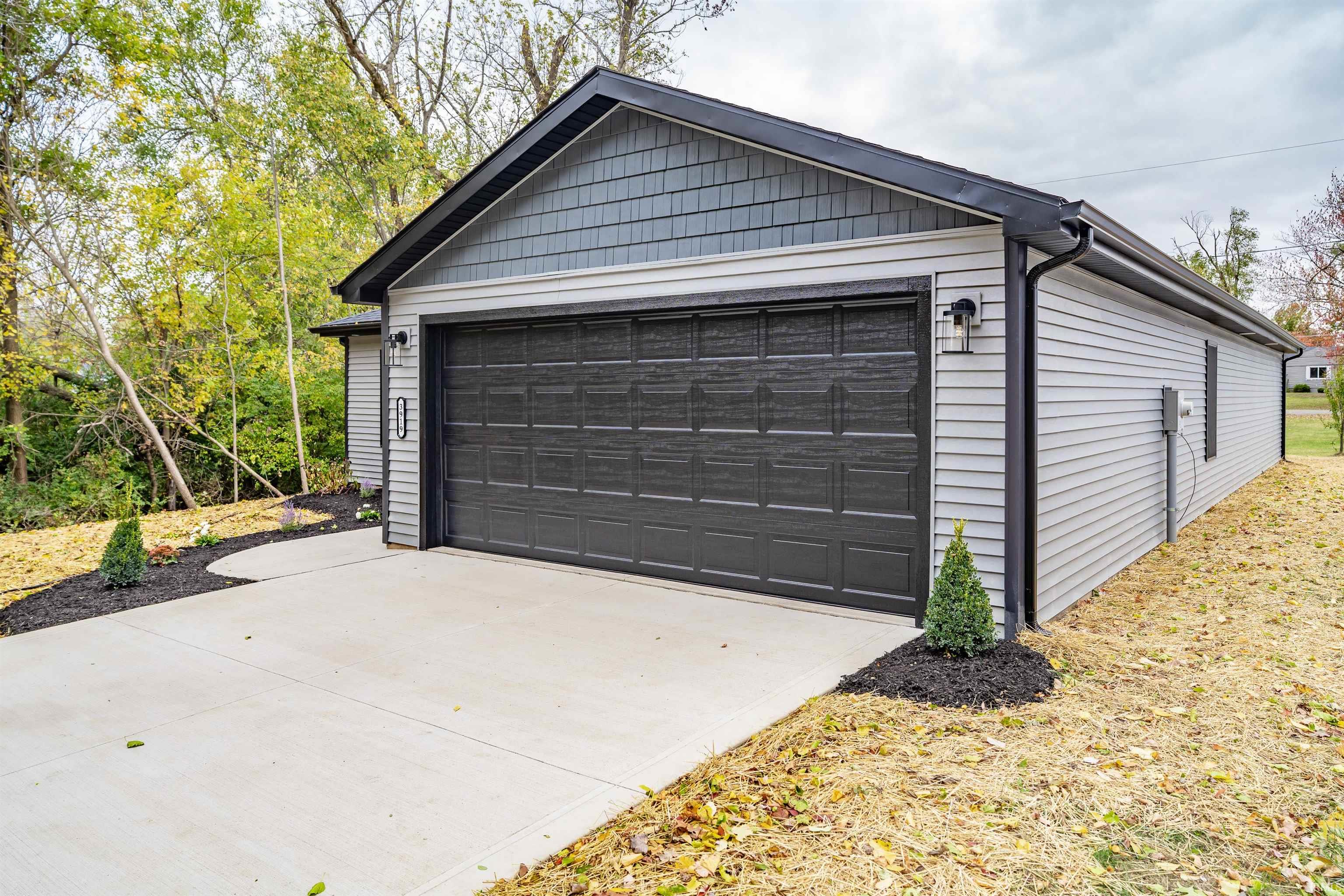 Photo 3 of 3919 E Rudisill Boulevard