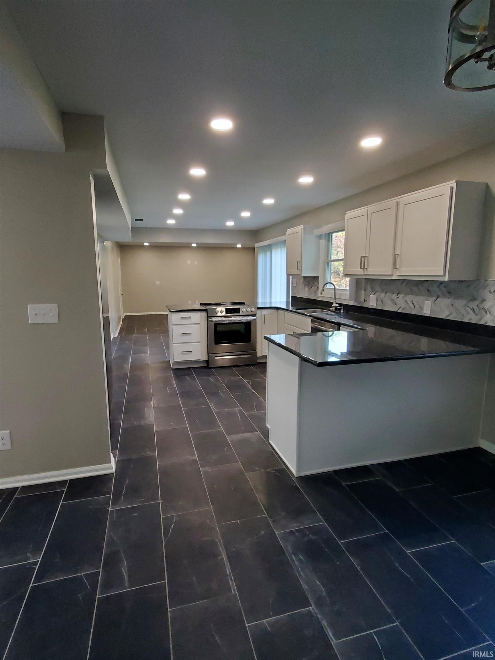 Photo 4 of 3728 N Washington Road