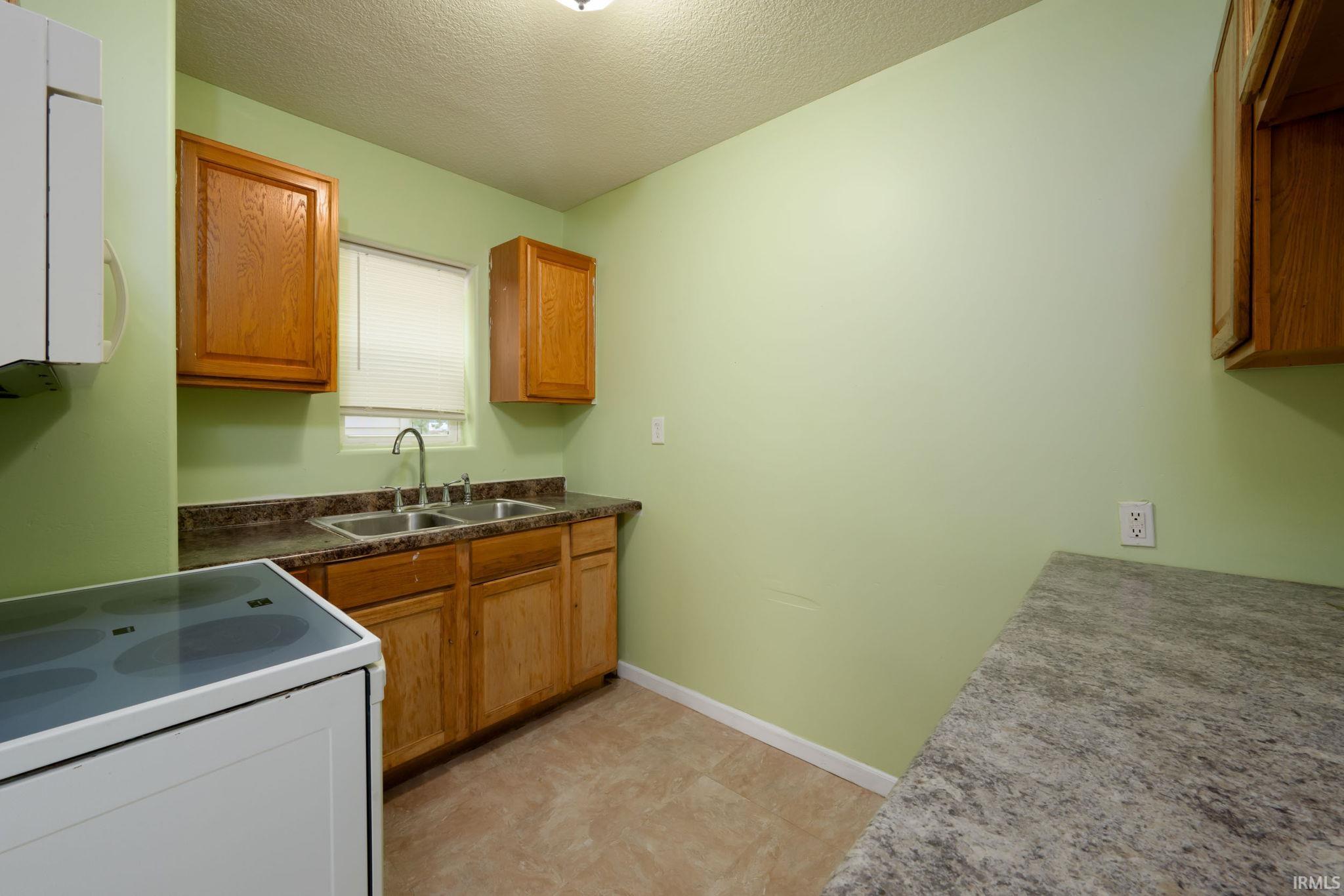 Photo 14 of 3002 Holton Avenue