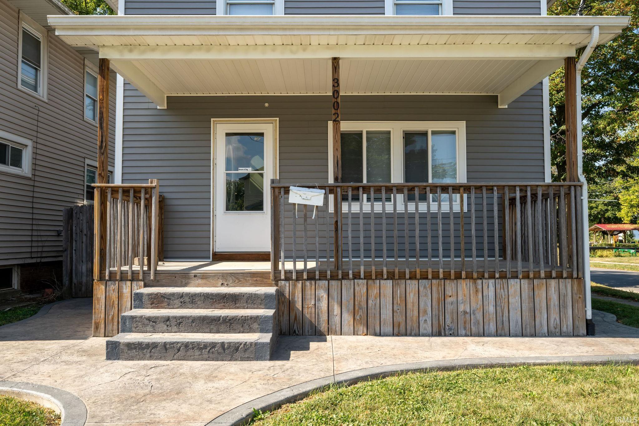 Photo 3 of 3002 Holton Avenue