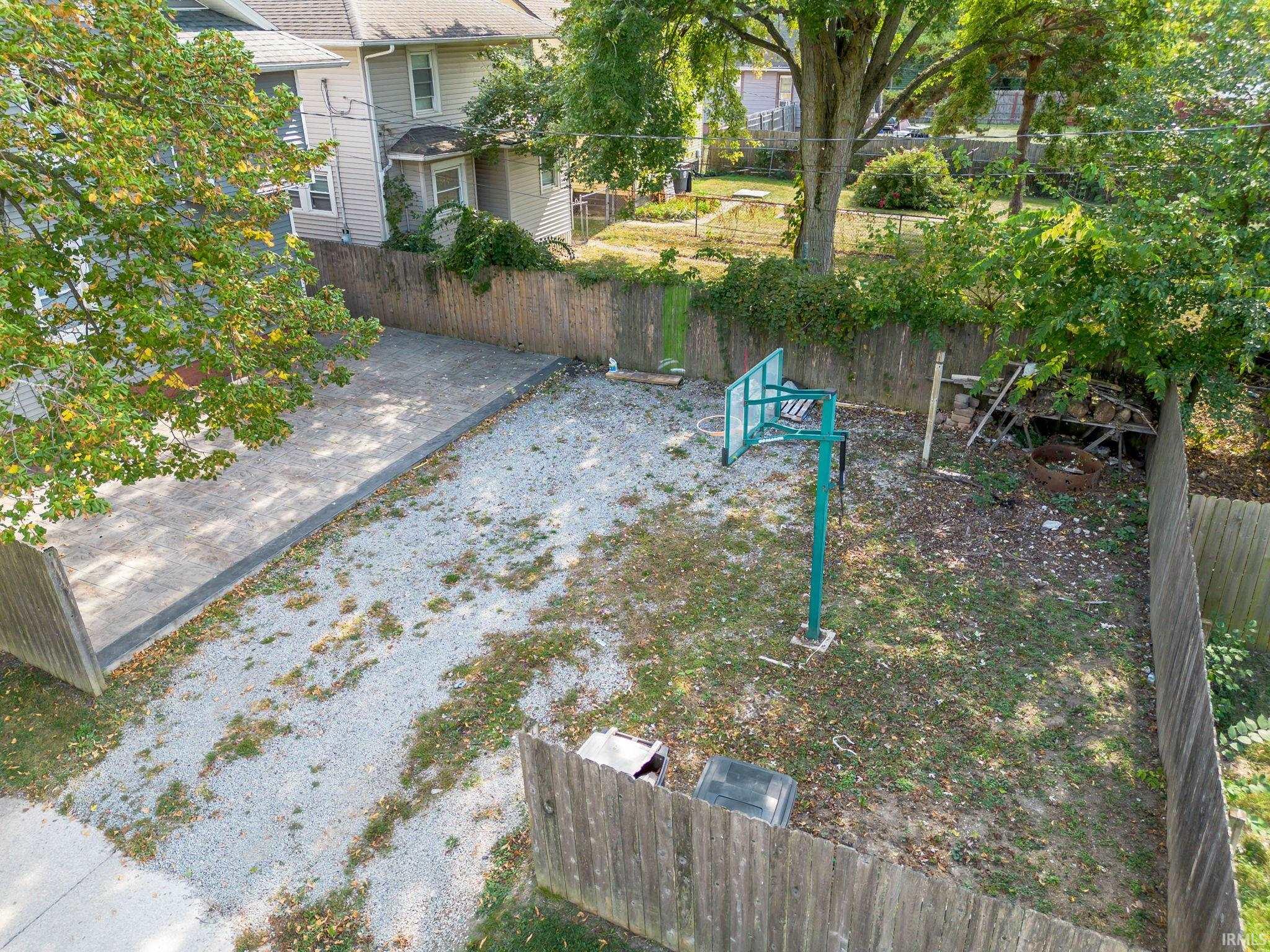 Photo 33 of 3002 Holton Avenue