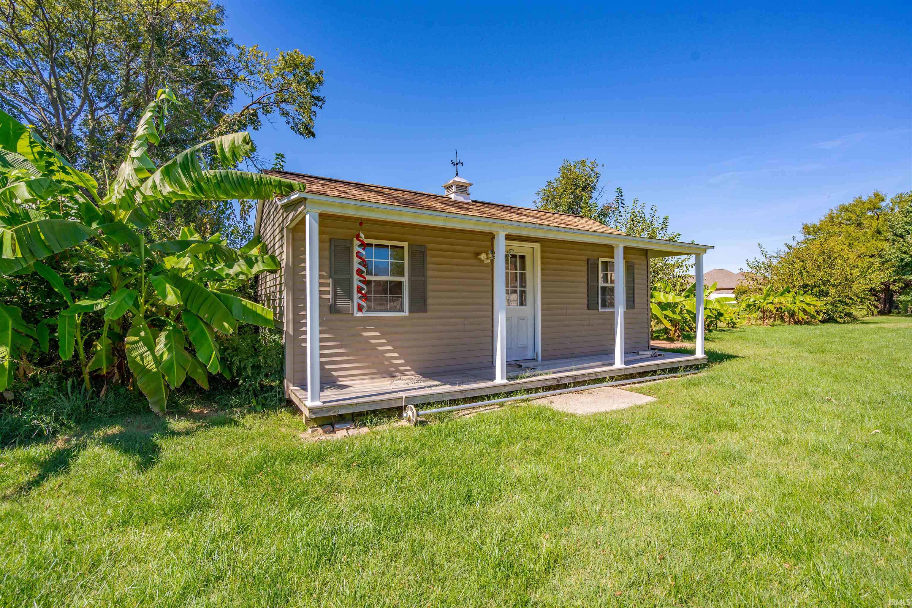 Homes for sale in Newburgh, IN | 8733 Windsor Dr, Newburgh, IN 47630 | MLS# 202543143