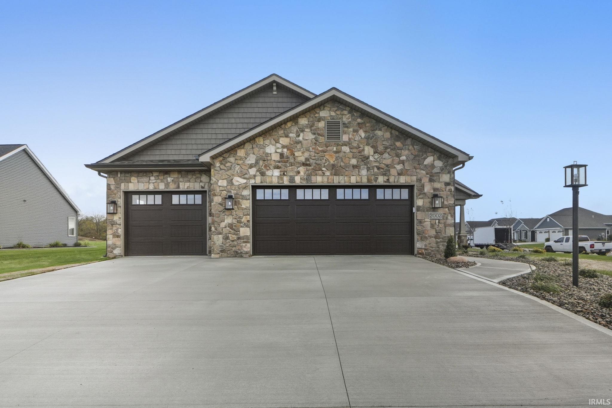 Photo 2 of 2002 Bogey Court