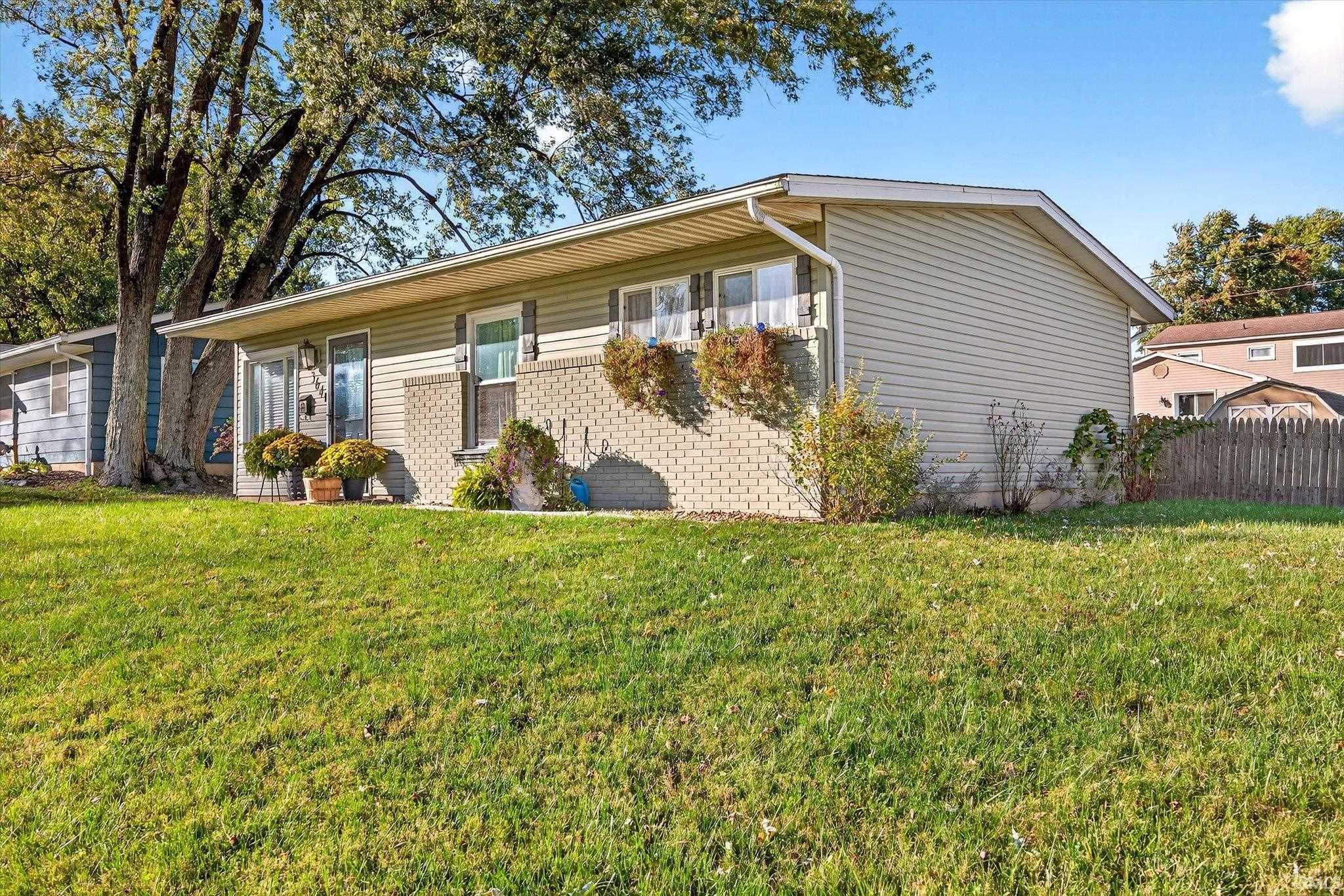 Homes for sale in Ellettsville, IN | 364 S Cedar Dr, Ellettsville, IN 47429 | MLS# 202543182