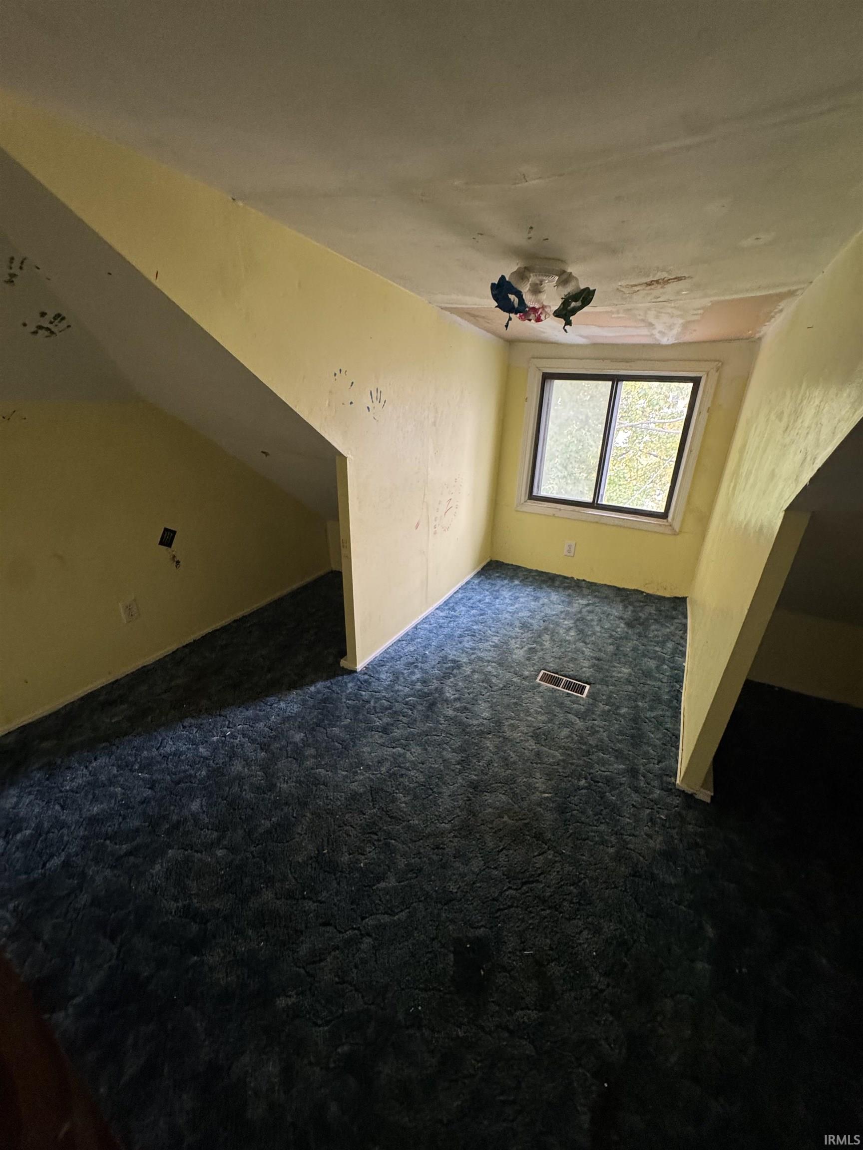 Photo 9 of 4025 Tacoma Avenue