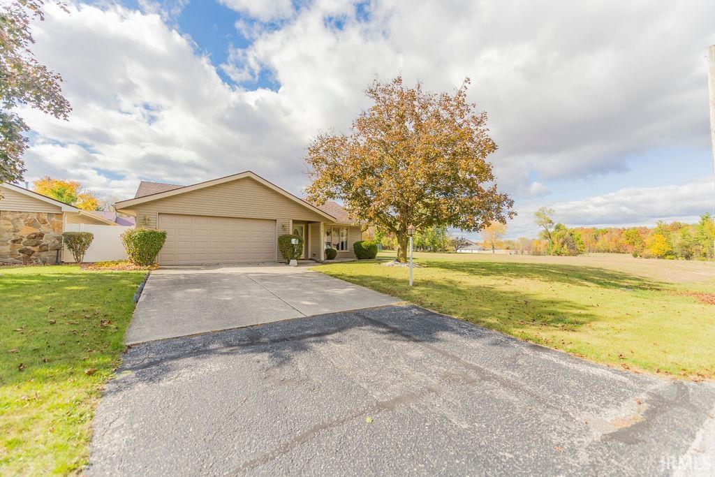 Homes for sale in Columbia City, IN | 419 Pinecrest Dr, Columbia City, IN 46725 | MLS# 202543202