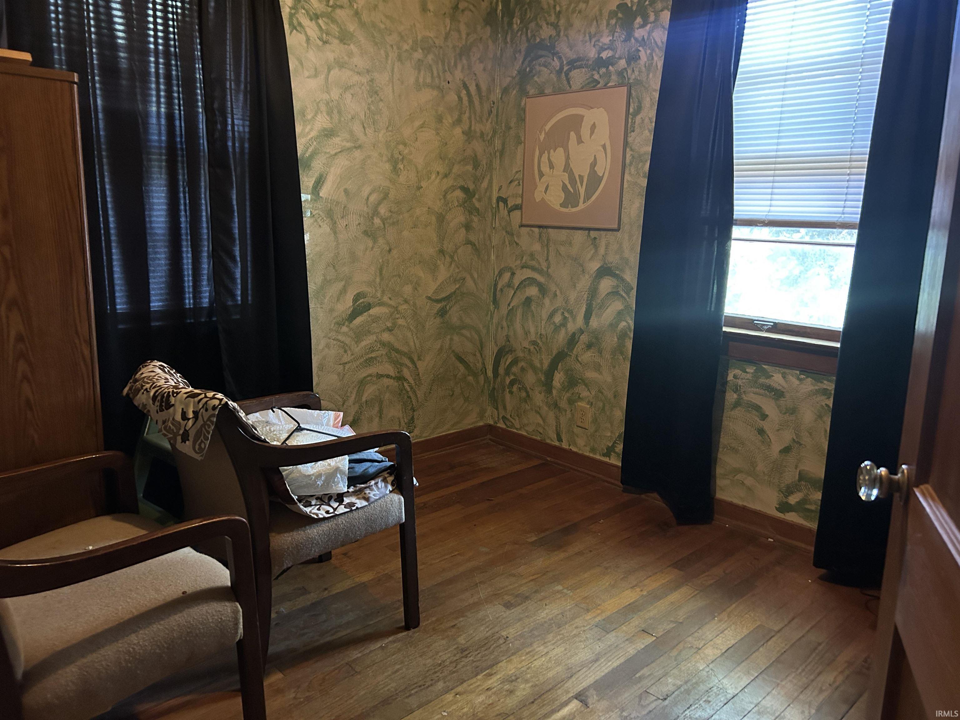 Photo 4 of 2435 Dodge Avenue