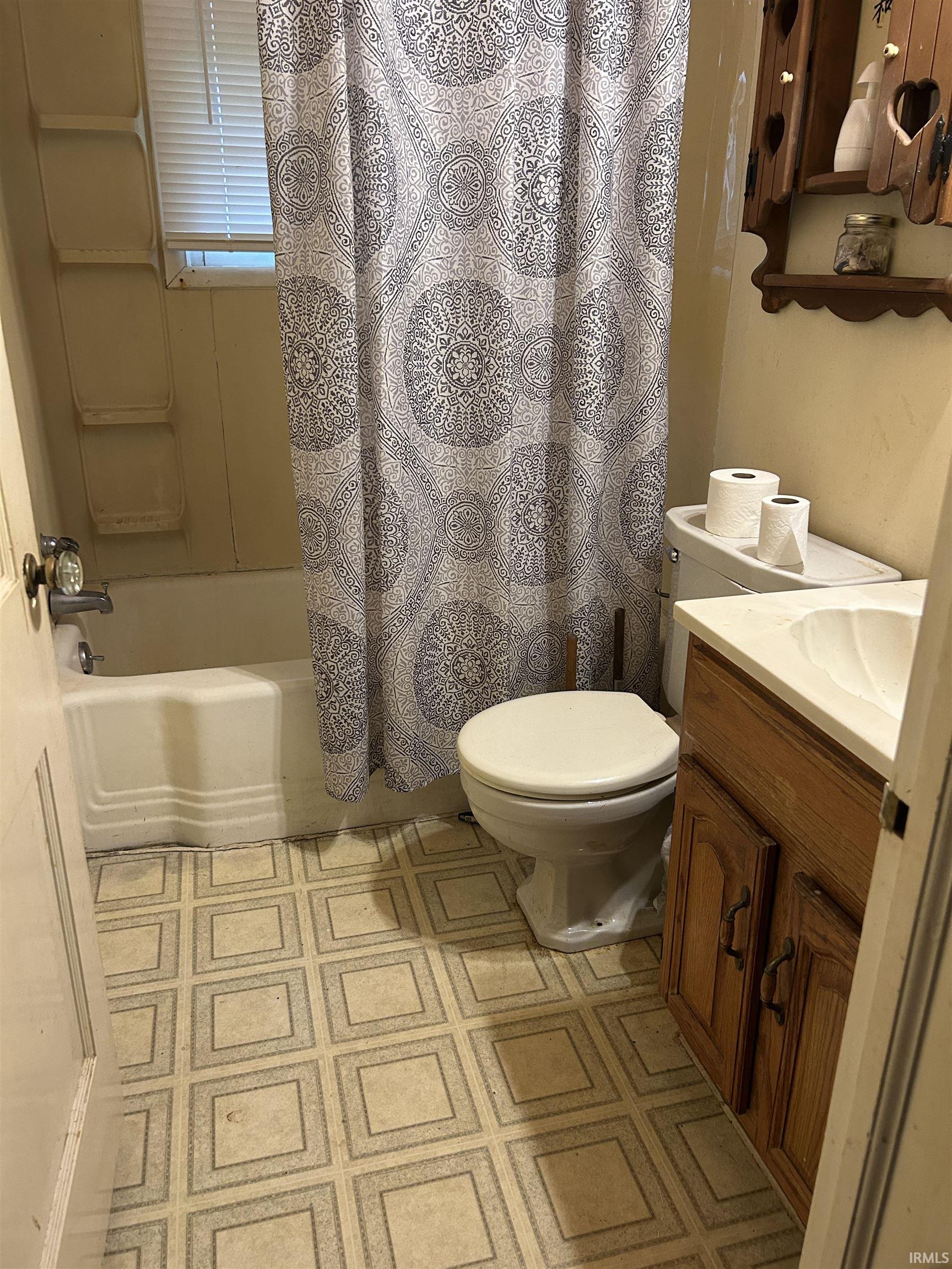 Photo 6 of 2435 Dodge Avenue