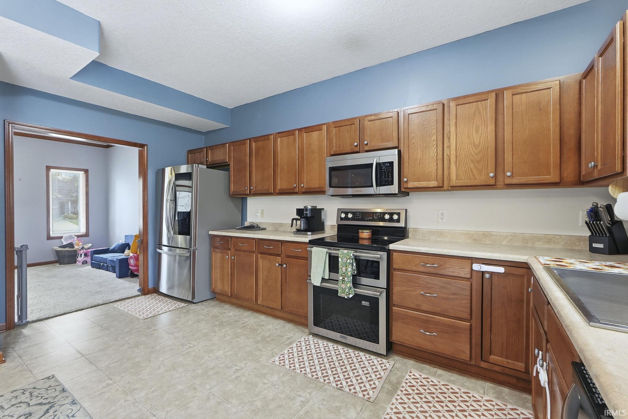 Photo 6 of 9413 Acacia Passage