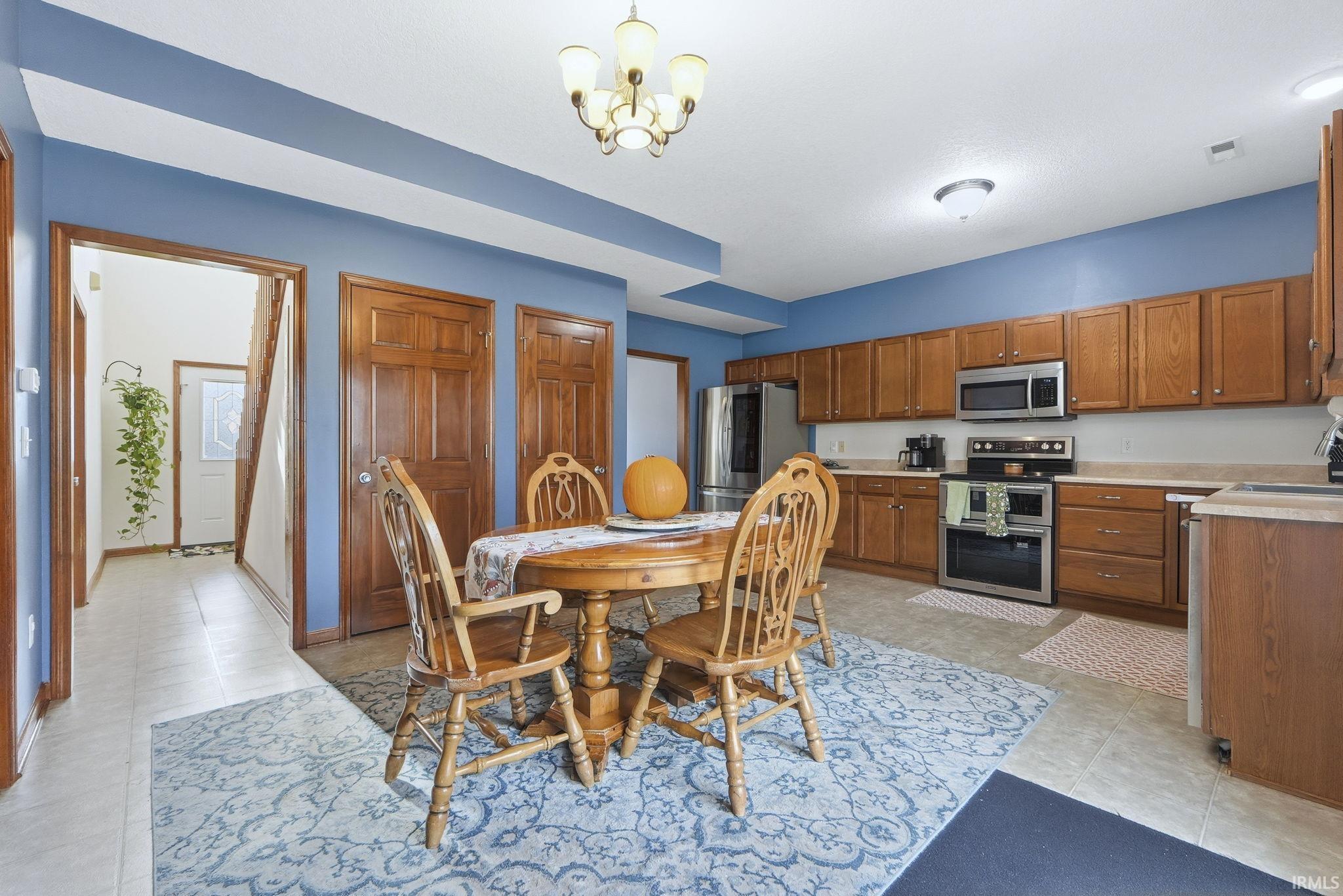 Photo 8 of 9413 Acacia Passage