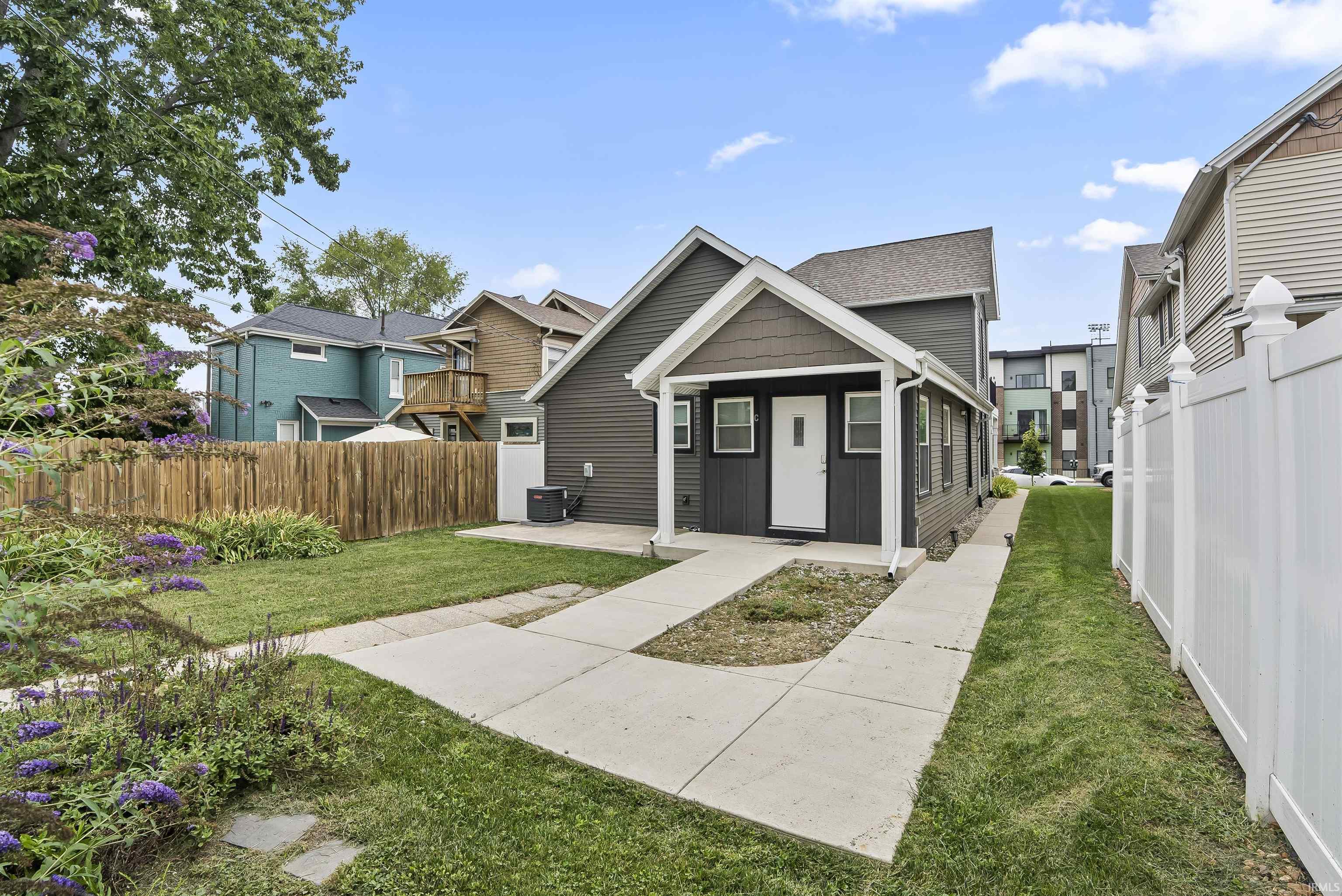 Photo 2 of 1206 Fairfield Avenue