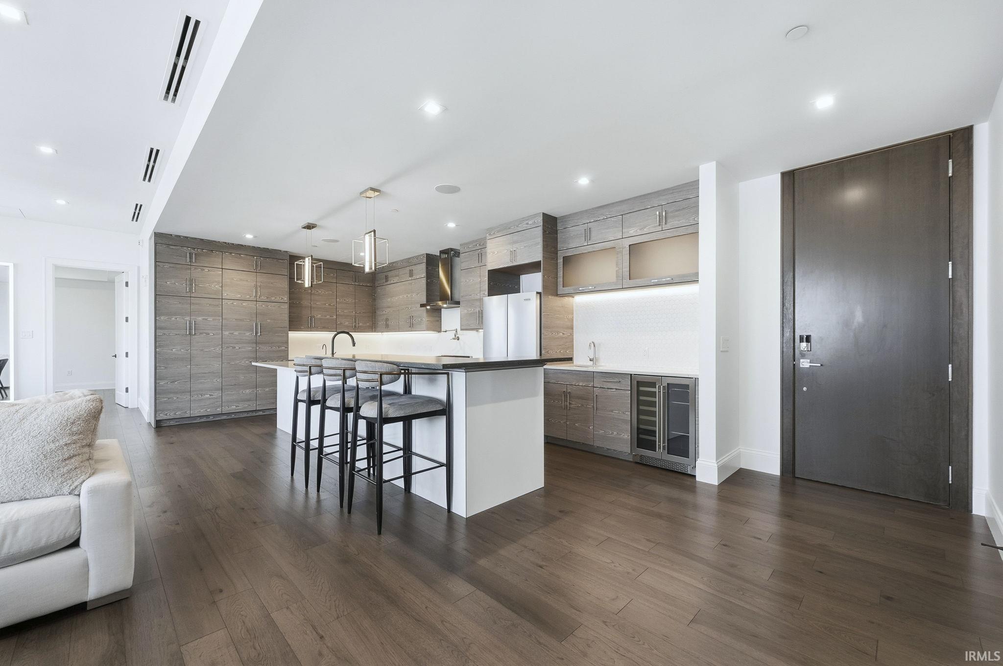 Photo 1 of 202 W Berry Street