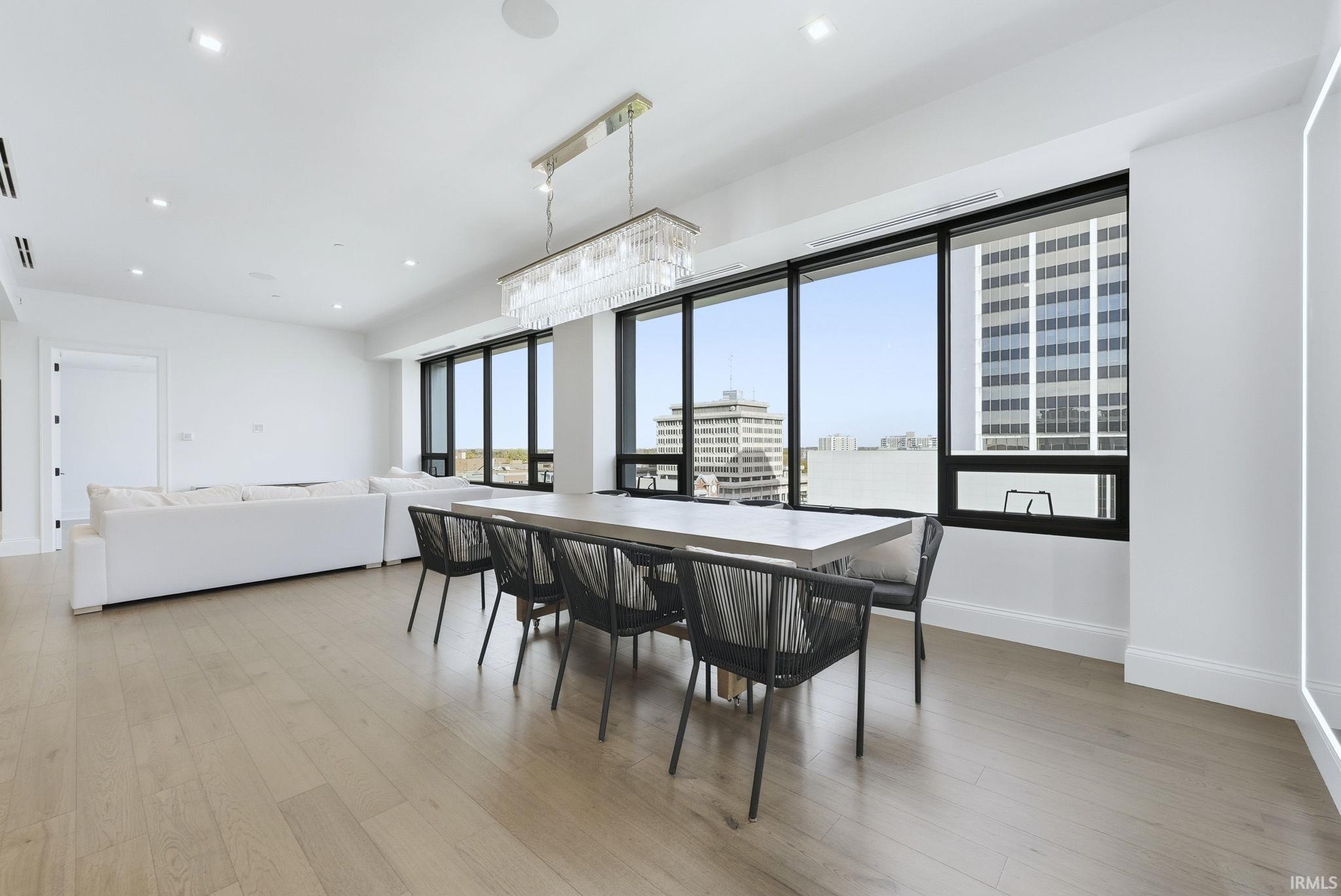 Photo 10 of 202 W Berry Street