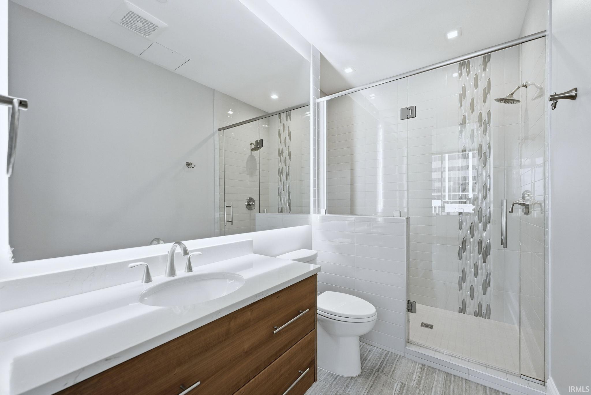 Photo 22 of 202 W Berry Street