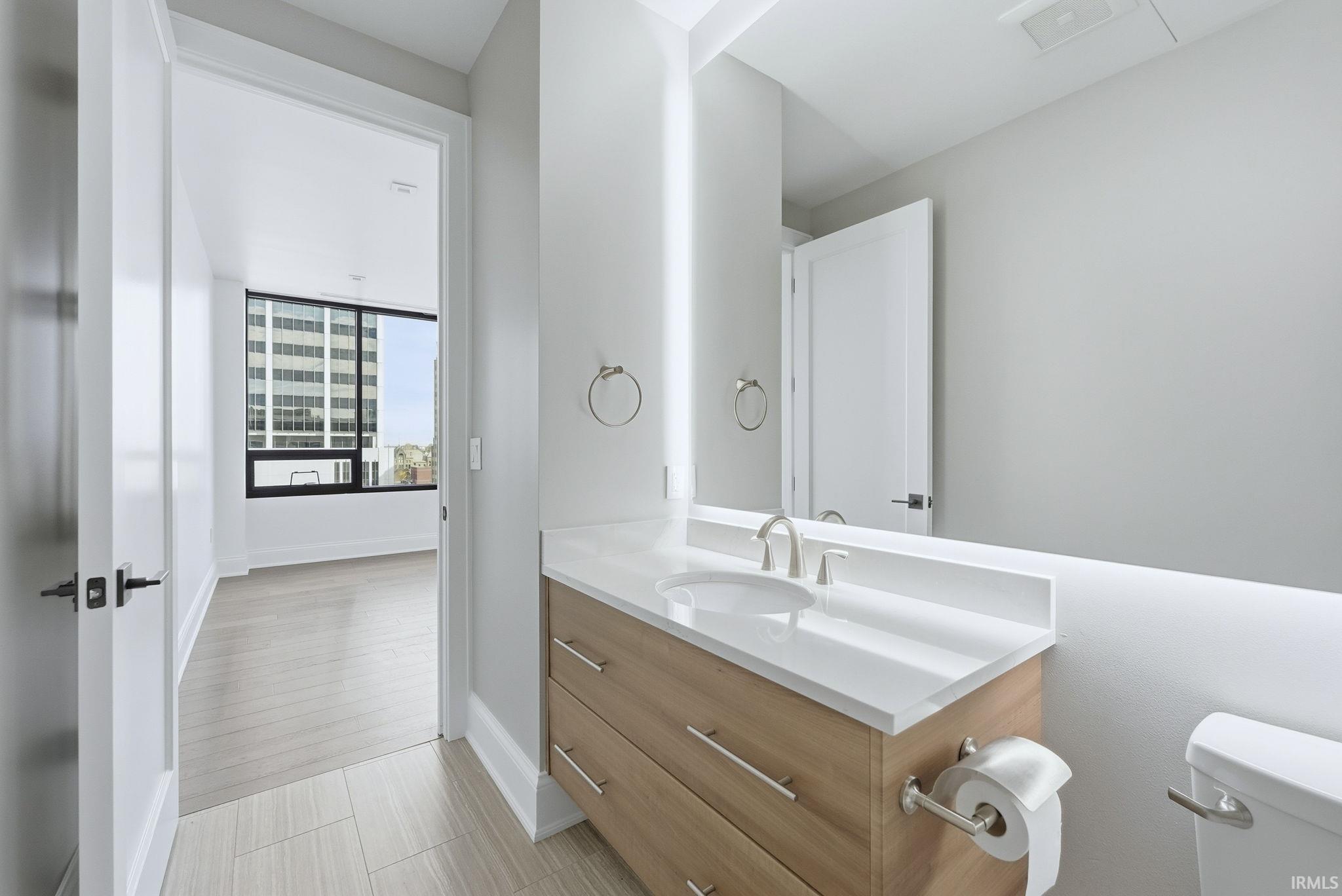 Photo 23 of 202 W Berry Street