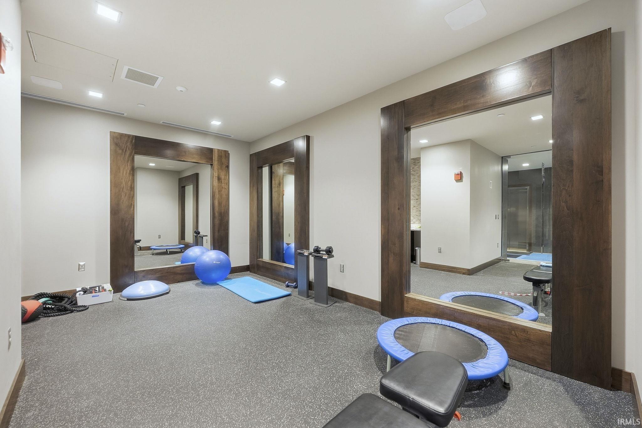 Photo 31 of 202 W Berry Street