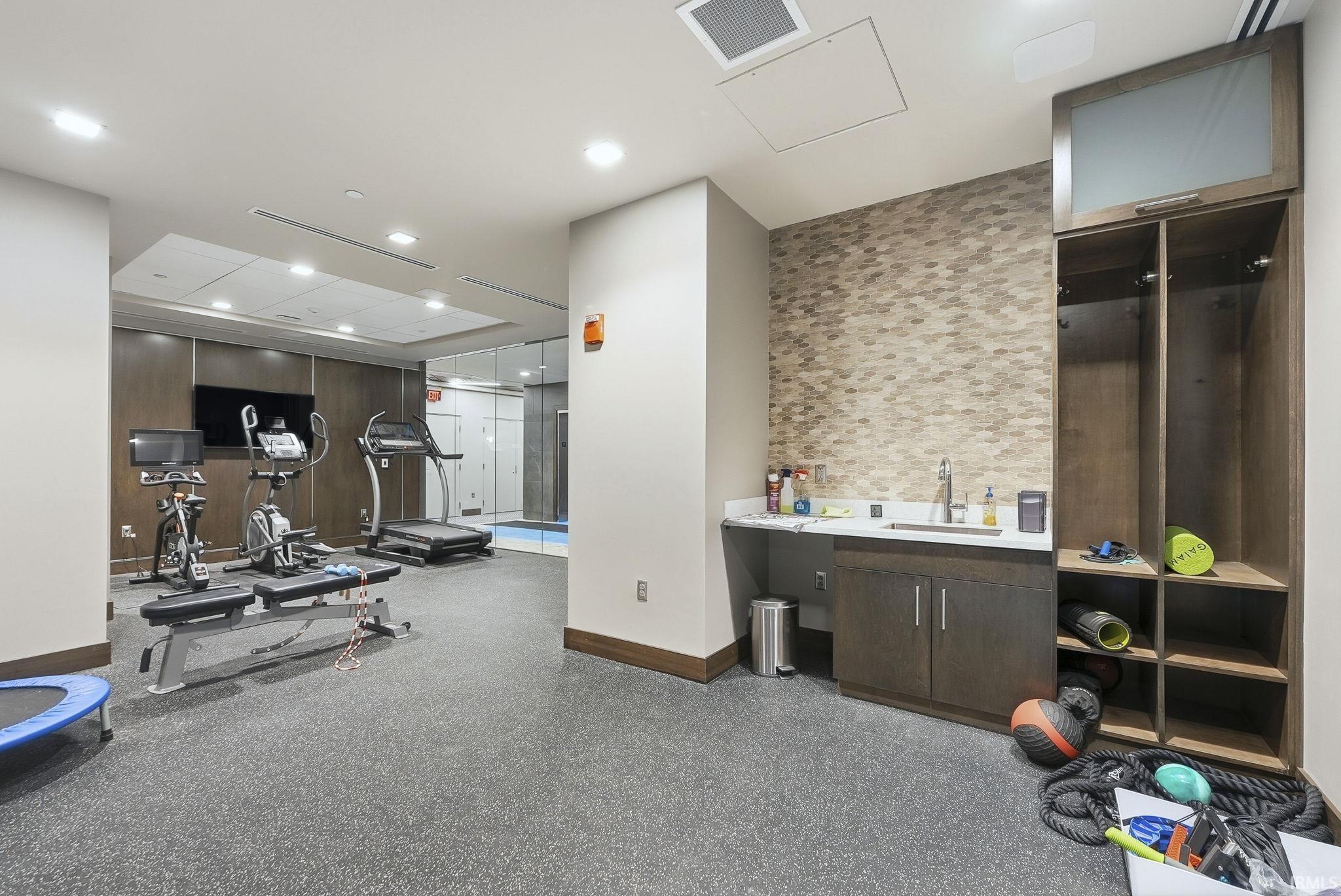 Photo 32 of 202 W Berry Street