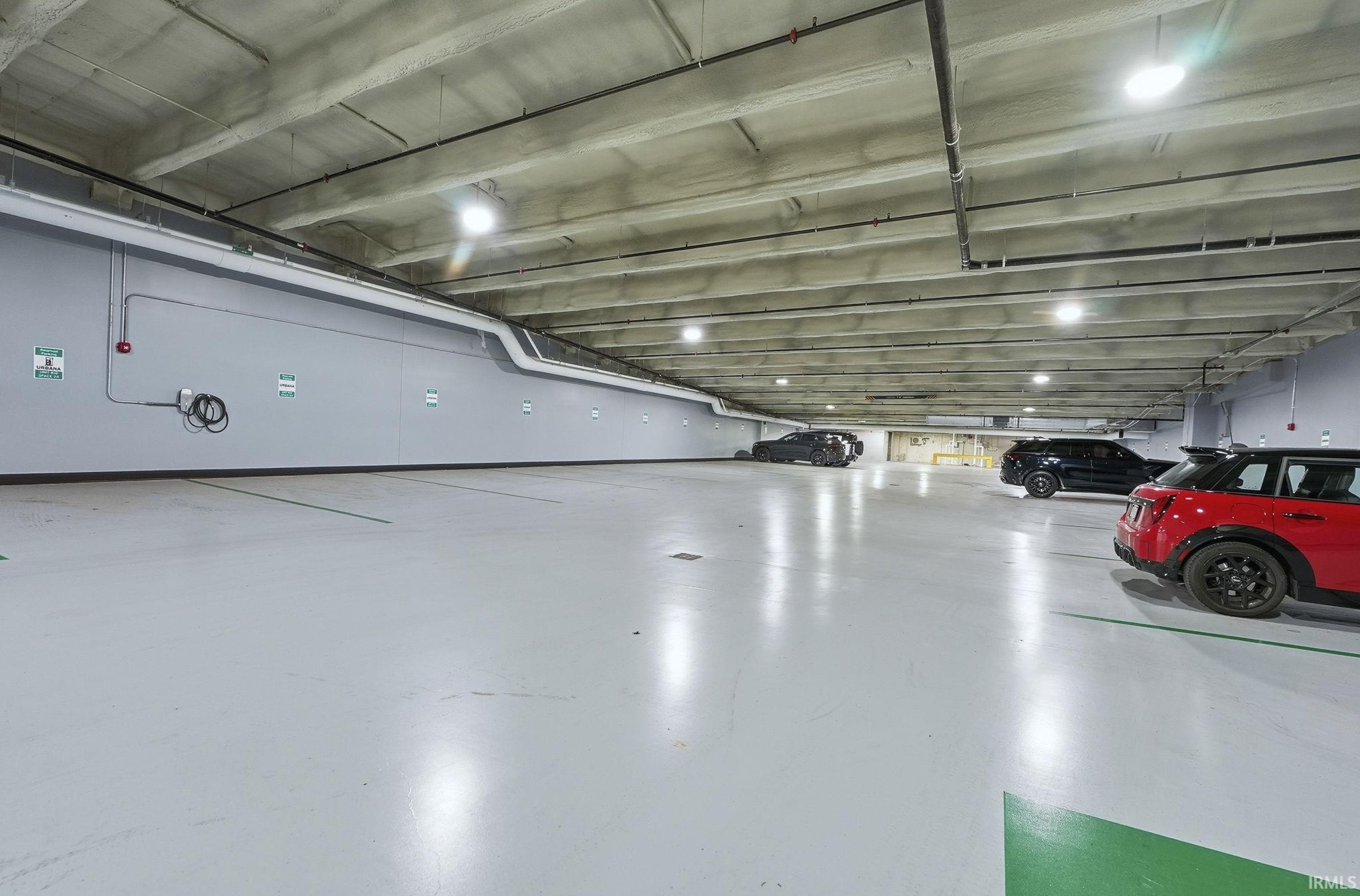 Photo 33 of 202 W Berry Street