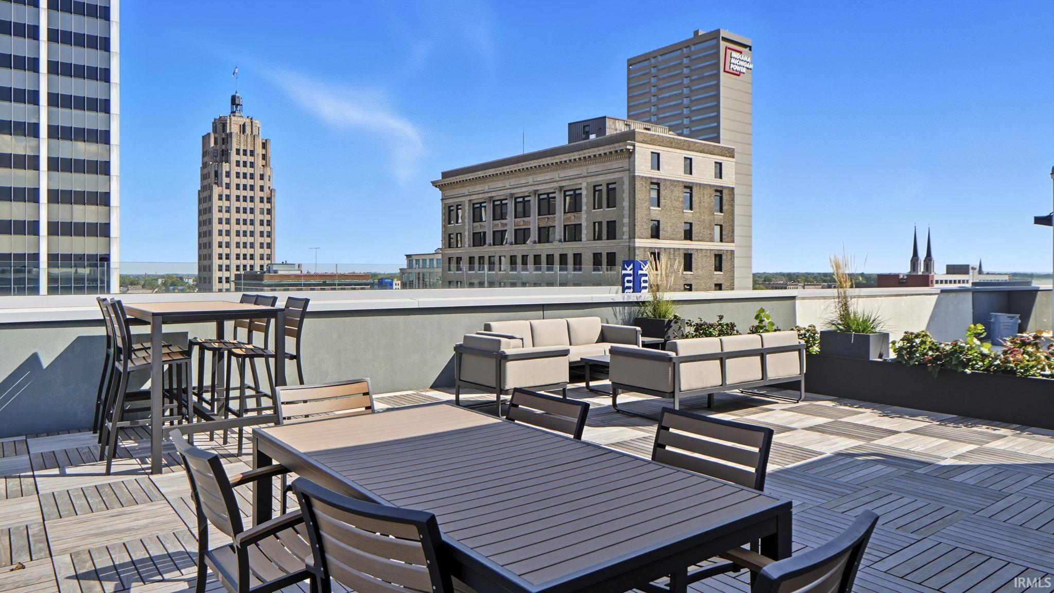 Photo 35 of 202 W Berry Street