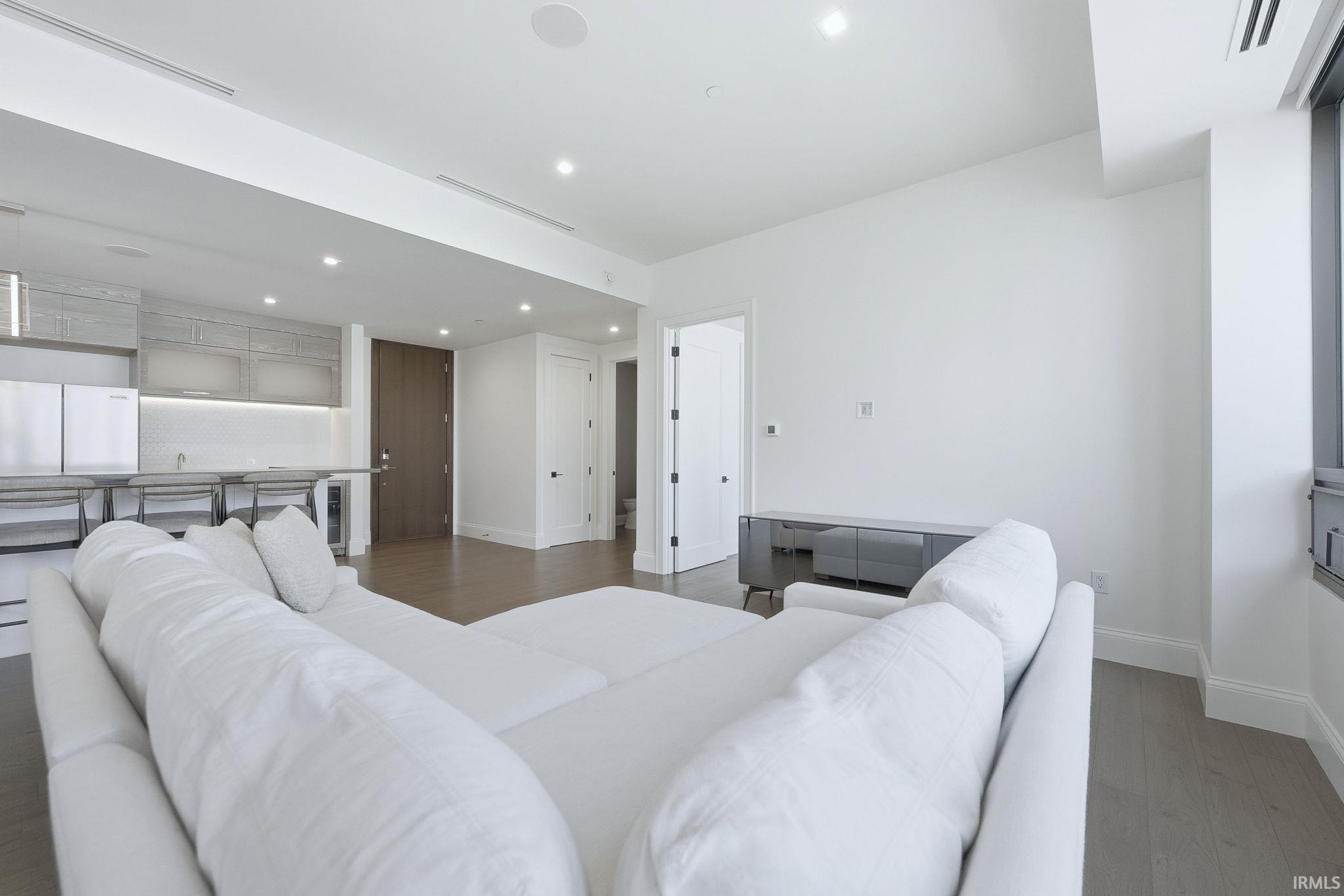 Photo 8 of 202 W Berry Street