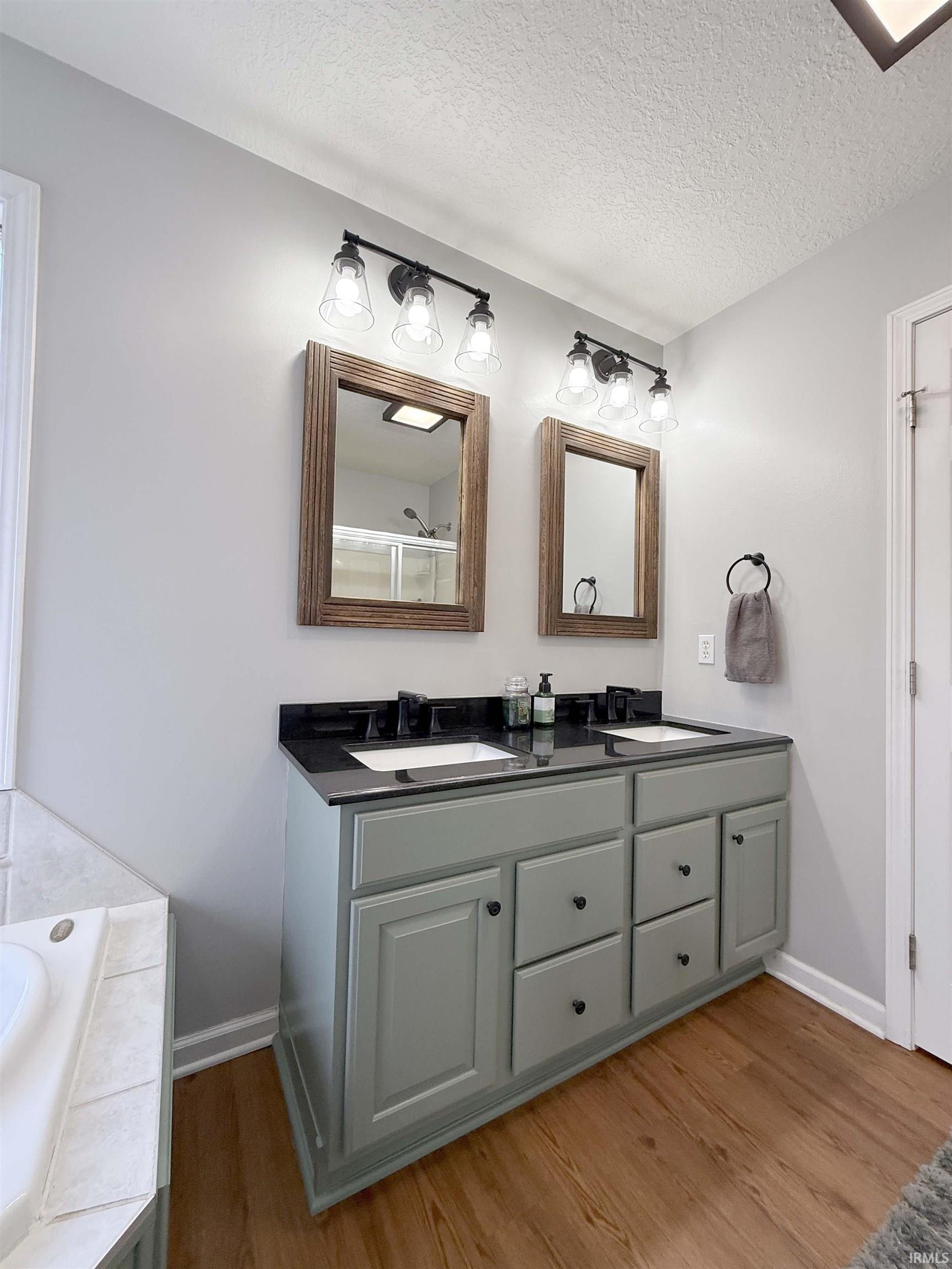 360 S Eagle Glen Trail