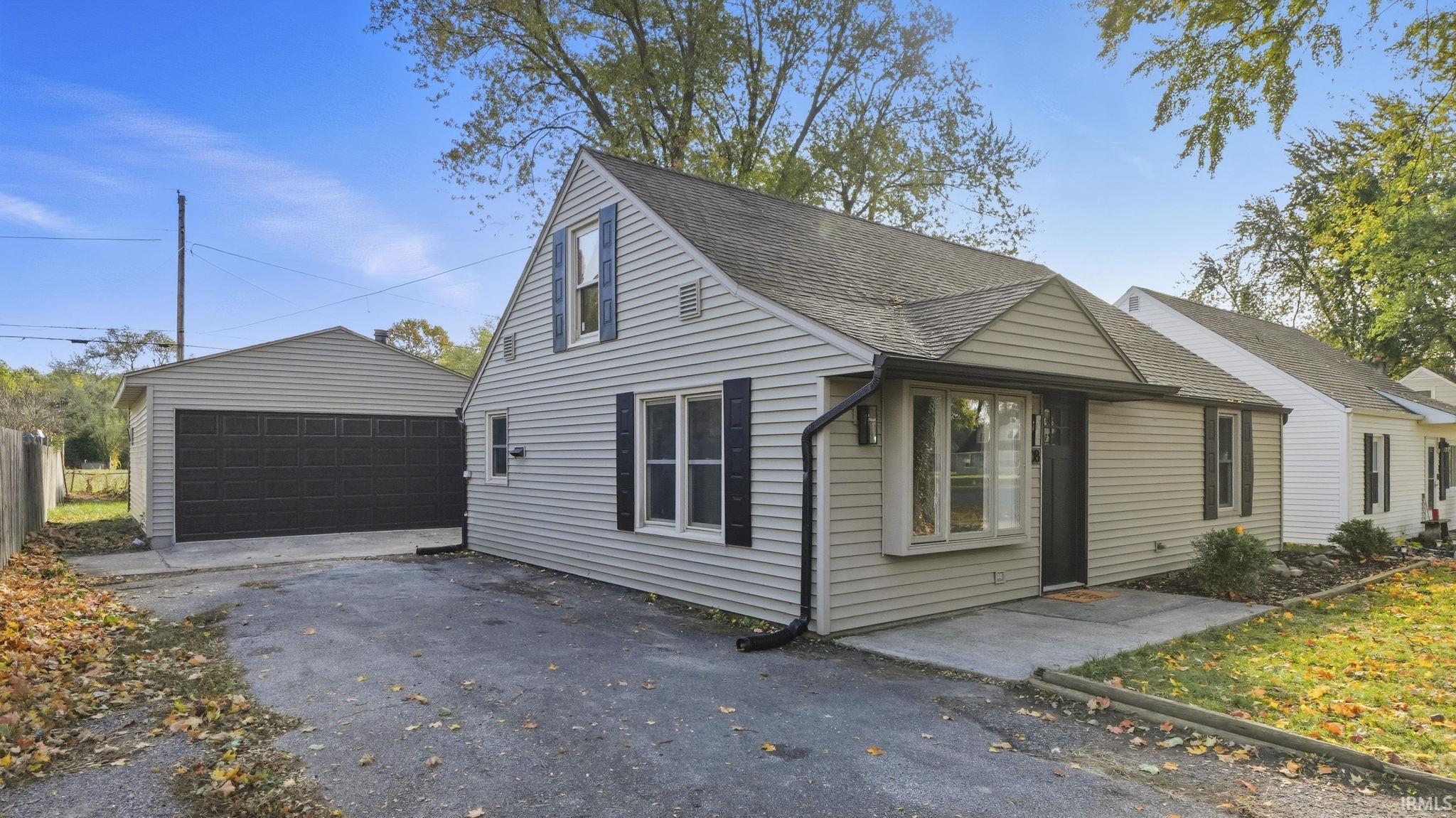 Homes for sale in Leo, IN | 15208 Beulah Dr, Leo, IN 46765 | MLS# 202543329