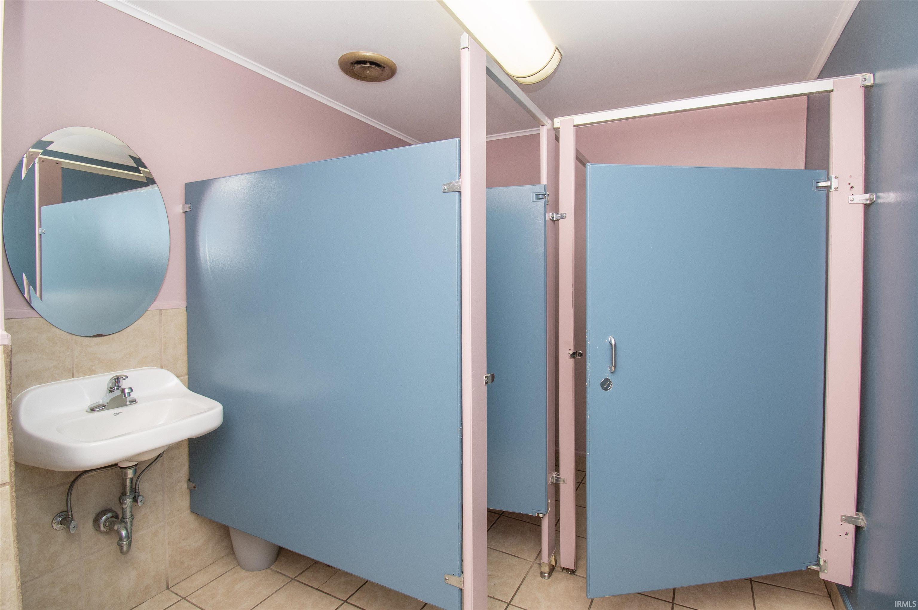 Photo 3 of 221 S Main Street