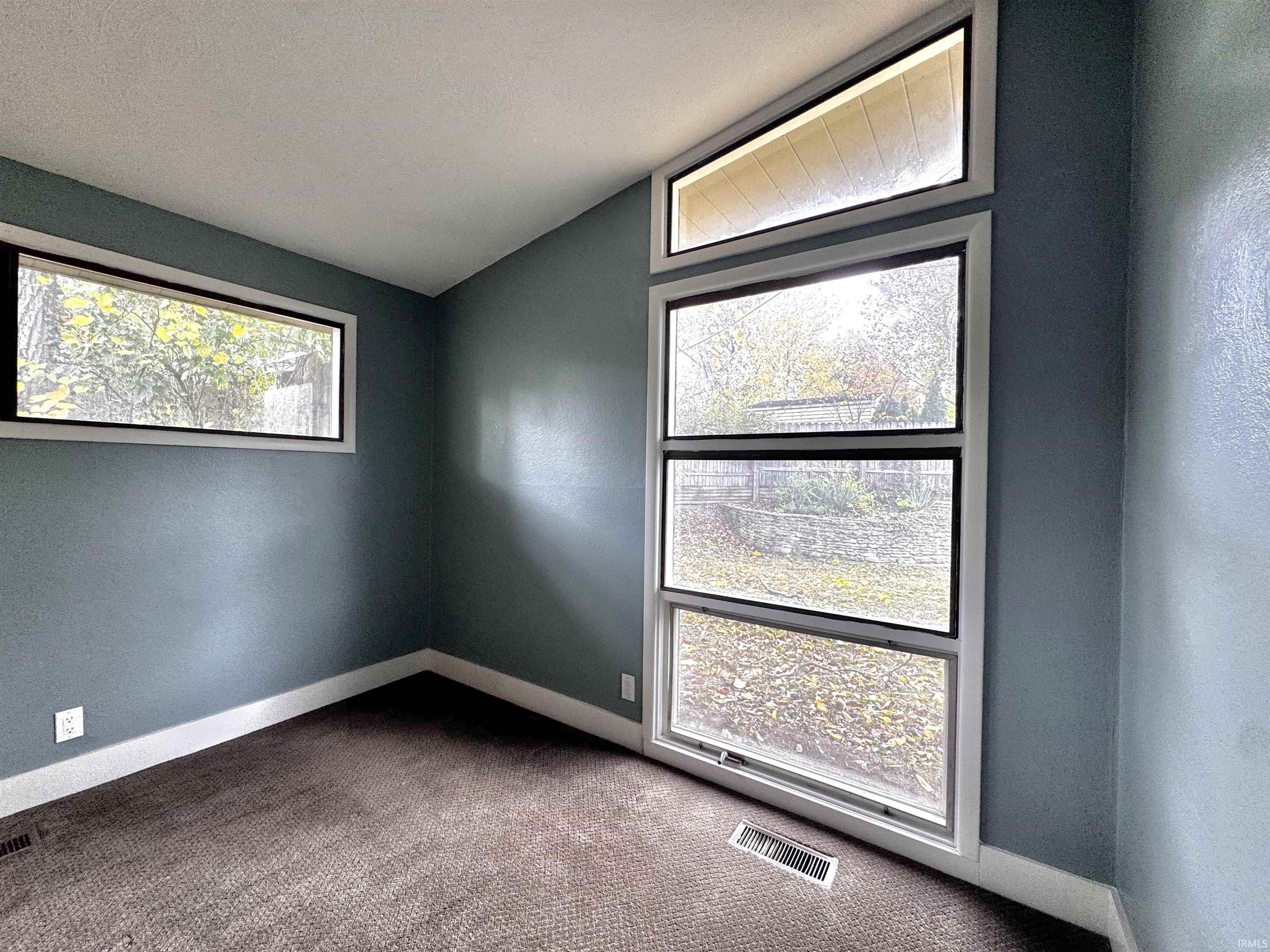 Photo 17 of 7102 Woodhue Lane