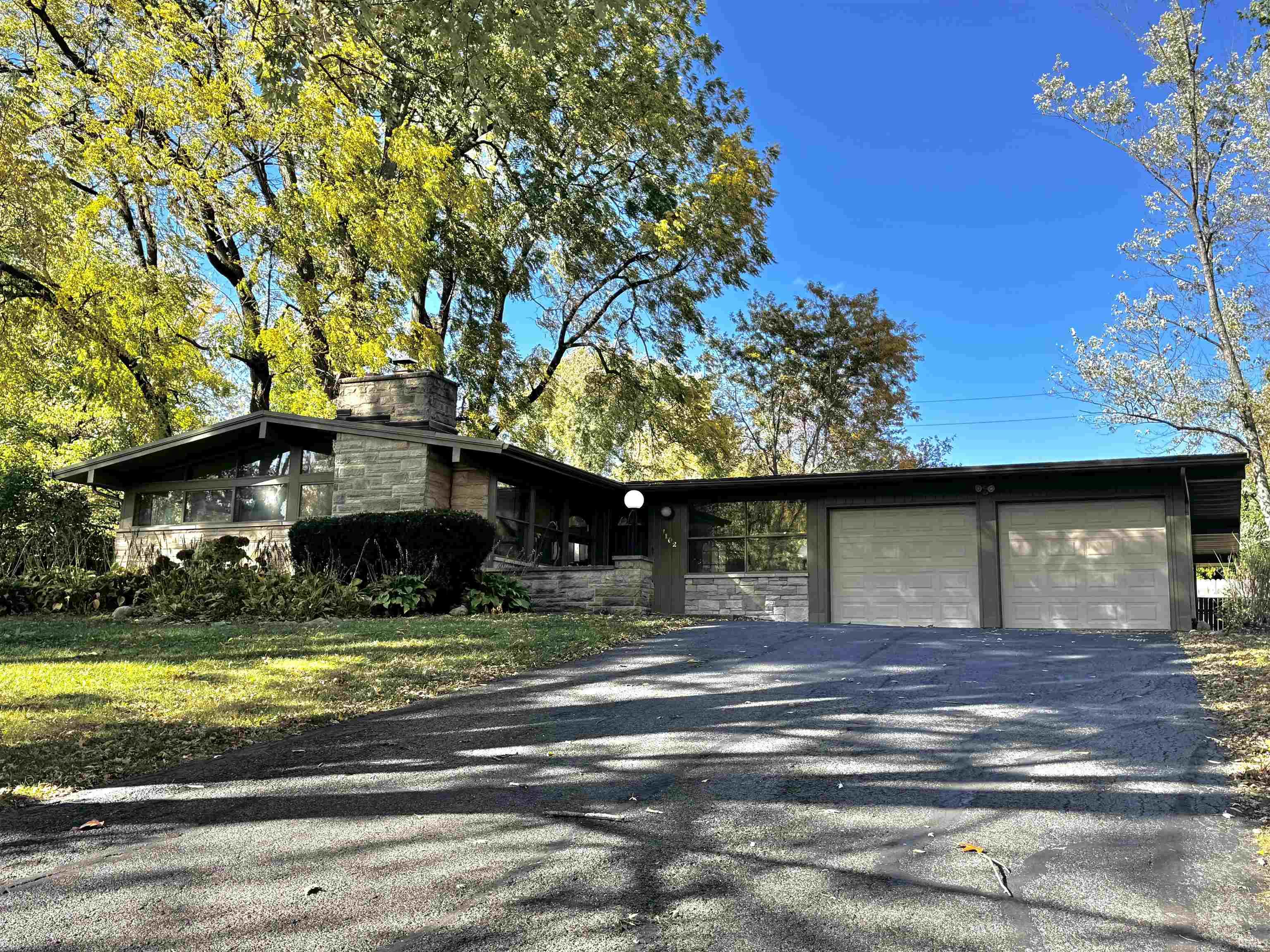 Photo 2 of 7102 Woodhue Lane