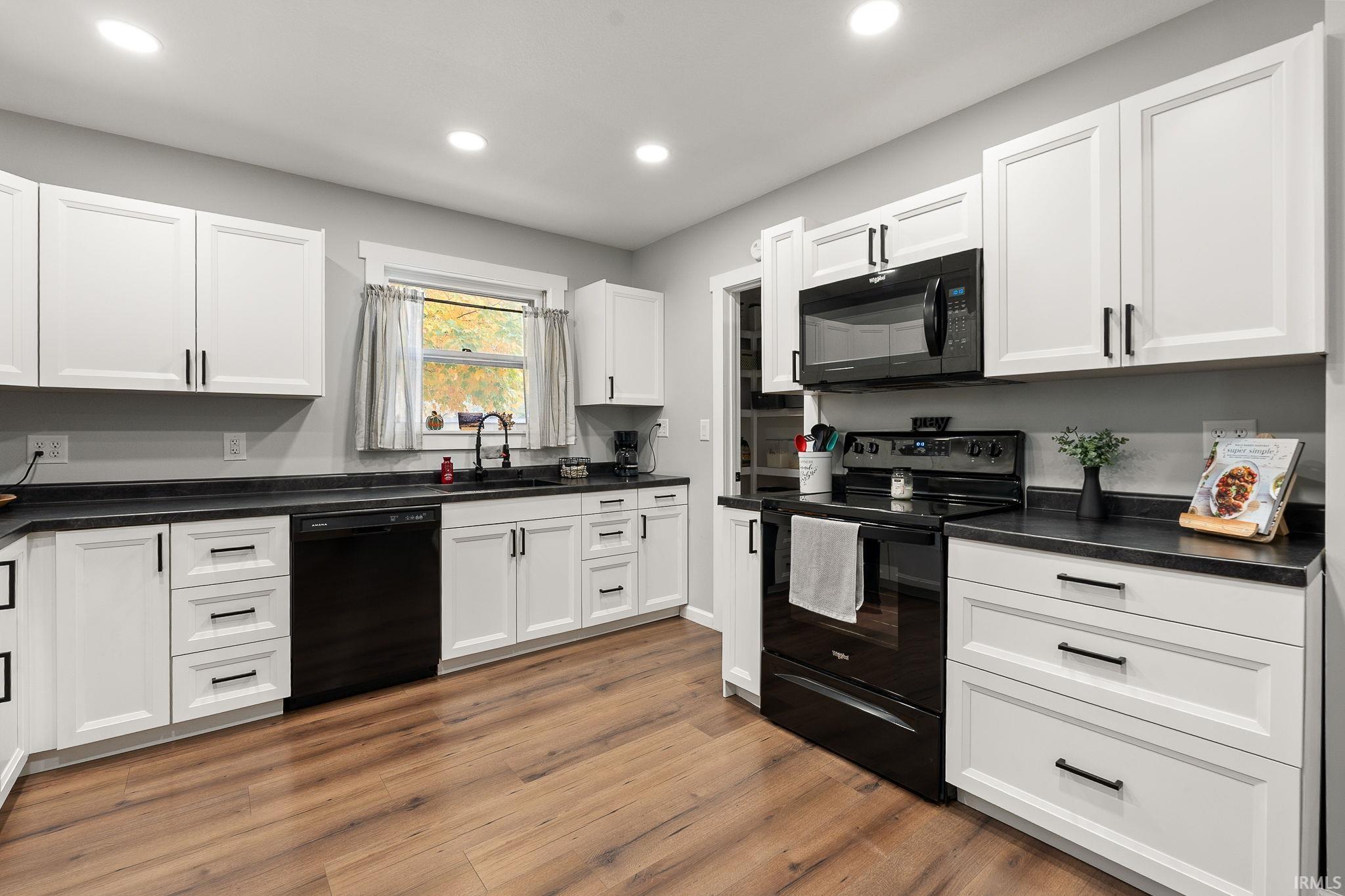 Photo 15 of 325 N Wayne Street