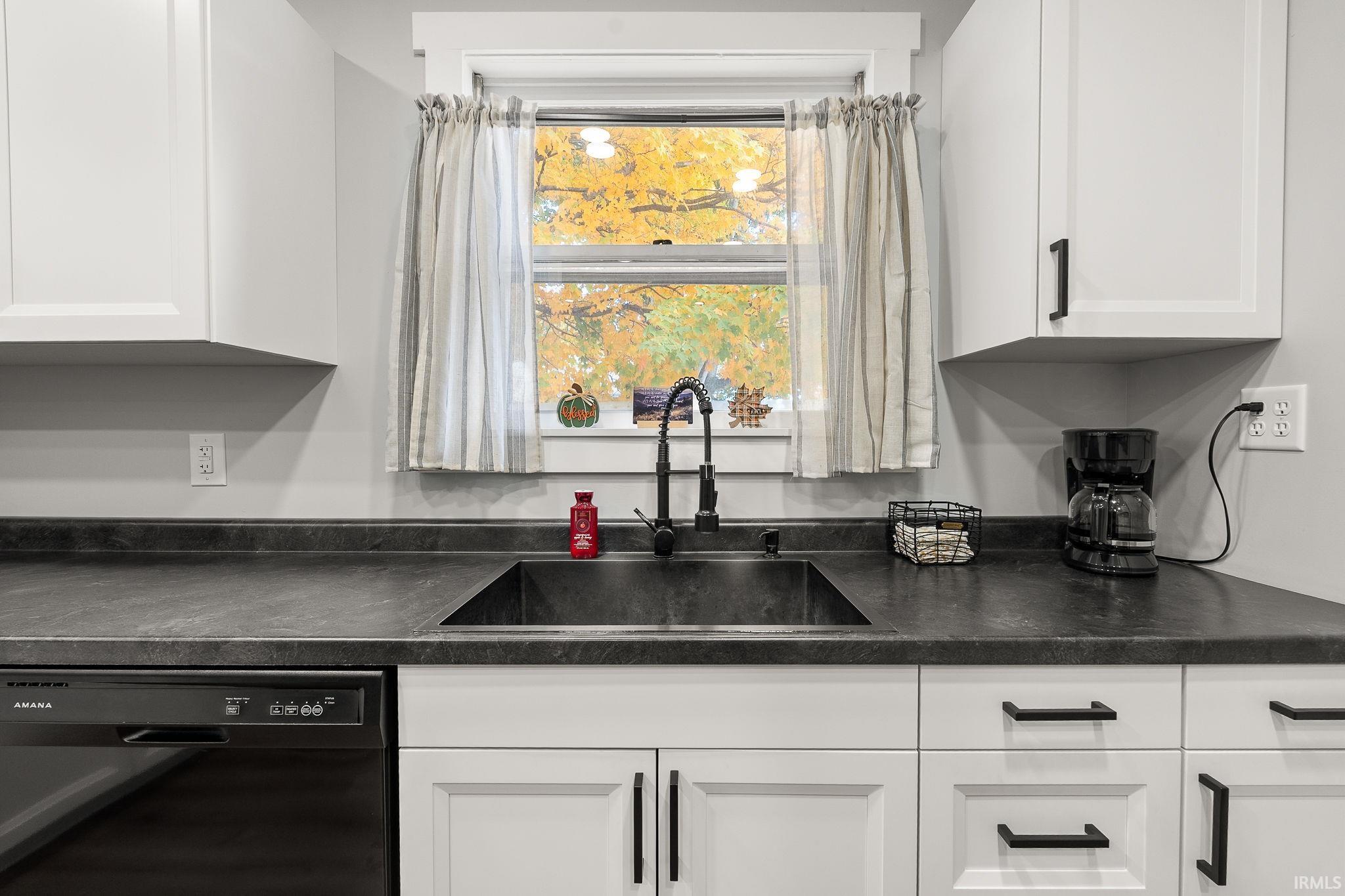 Photo 17 of 325 N Wayne Street