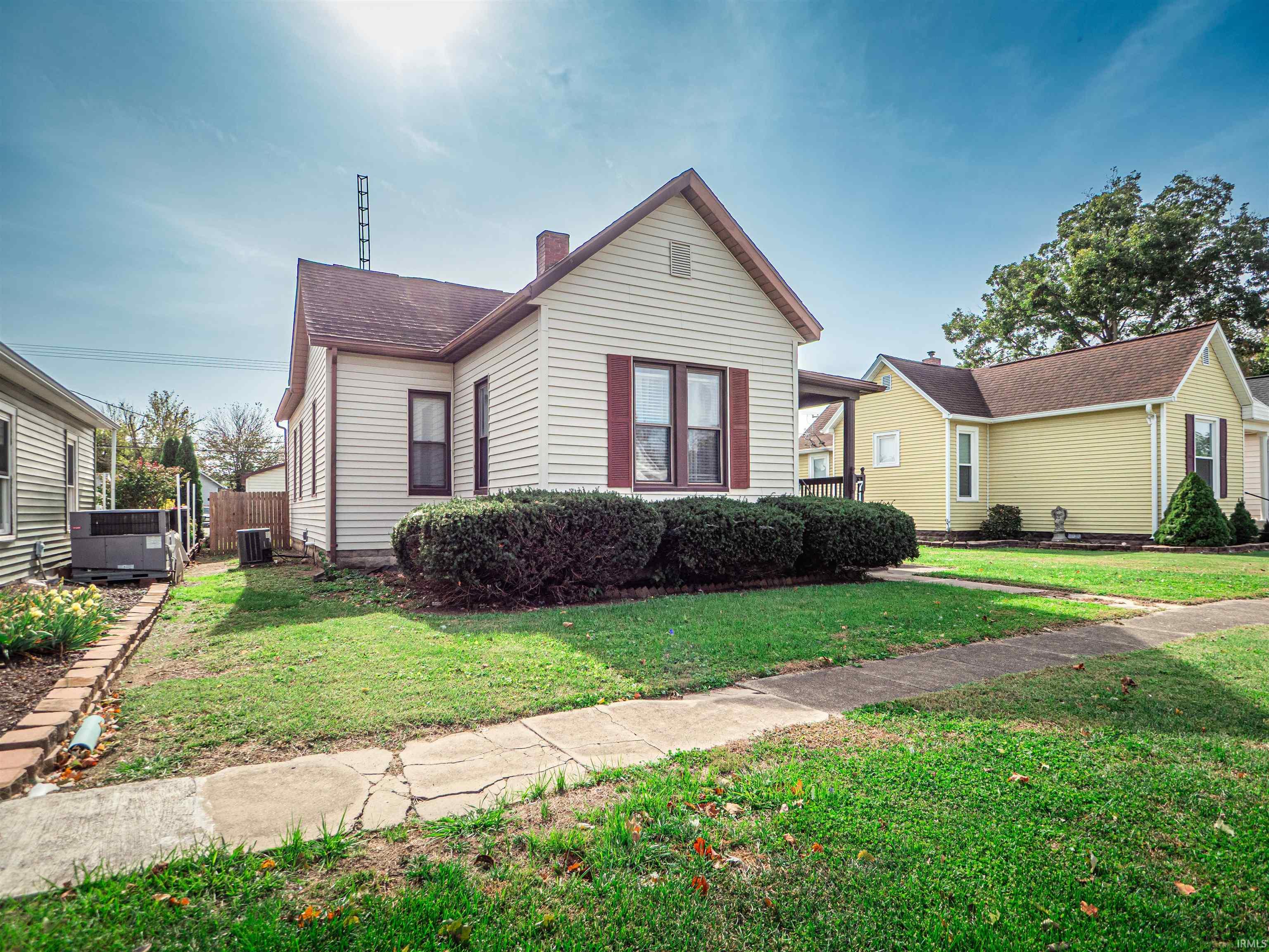 Homes for sale in Mount Vernon, IN | 716 E Fifth St, Mount Vernon, IN 47620 | MLS# 202543424