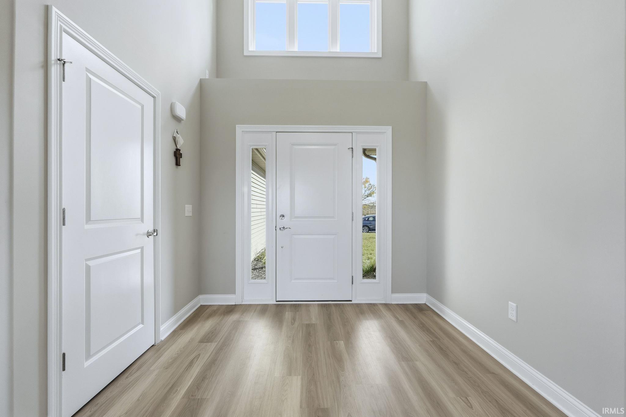 Photo 3 of 1063 Farmington Drive