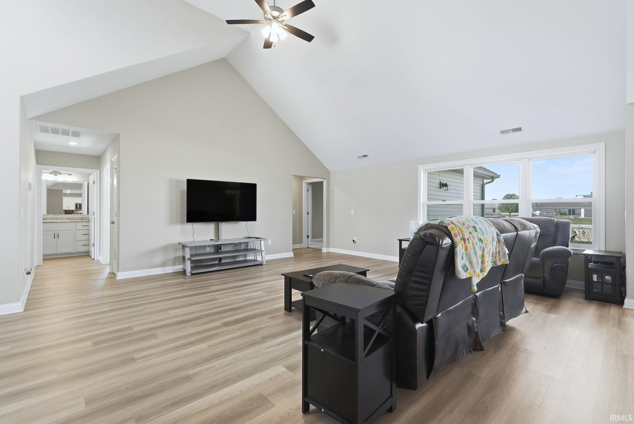 Photo 5 of 1063 Farmington Drive