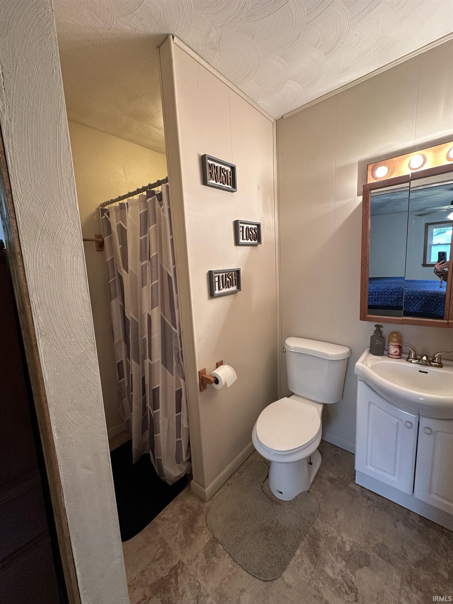 Photo 12 of 1863 S Lakeview Estate