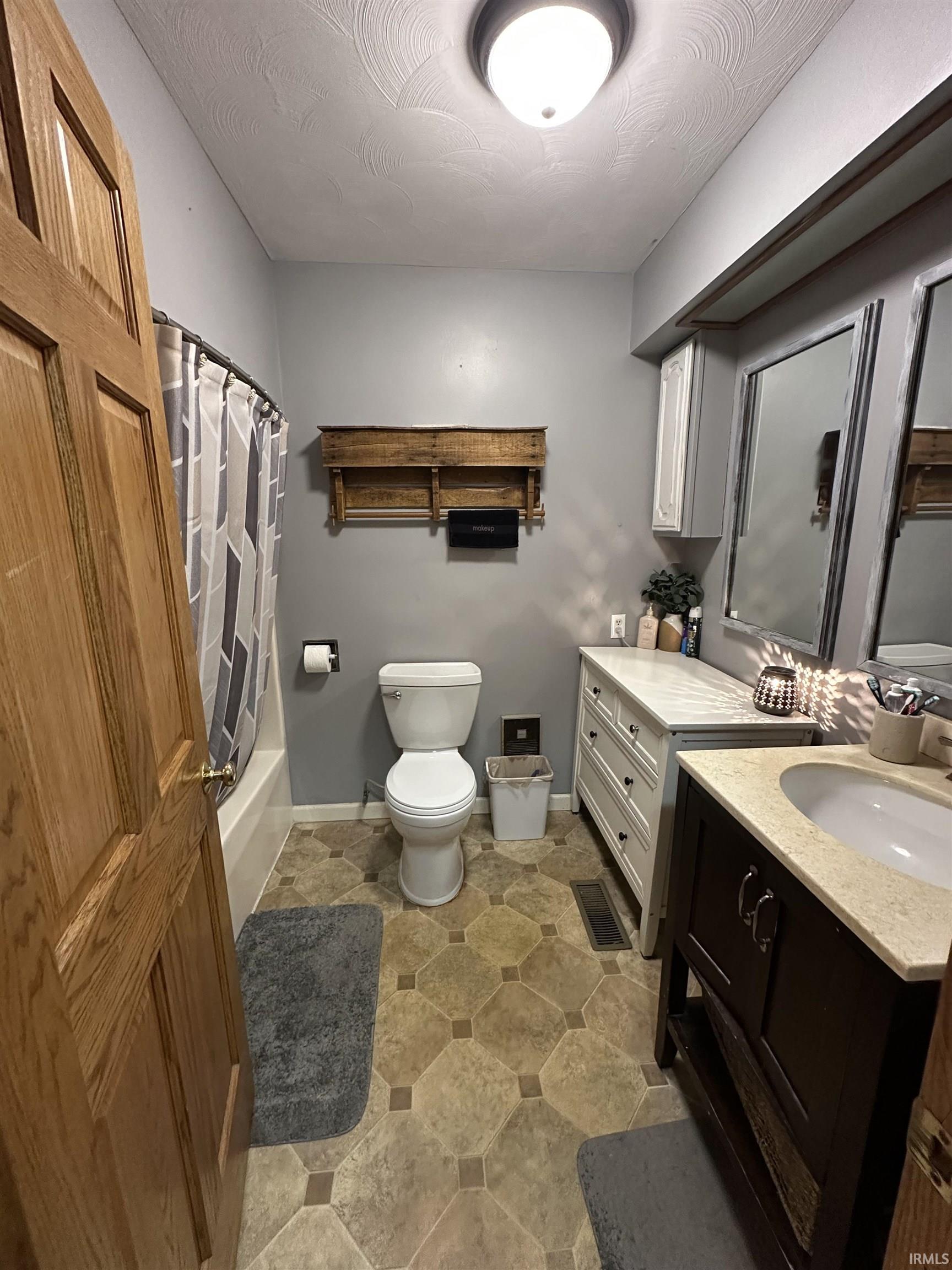 Photo 13 of 1863 S Lakeview Estate