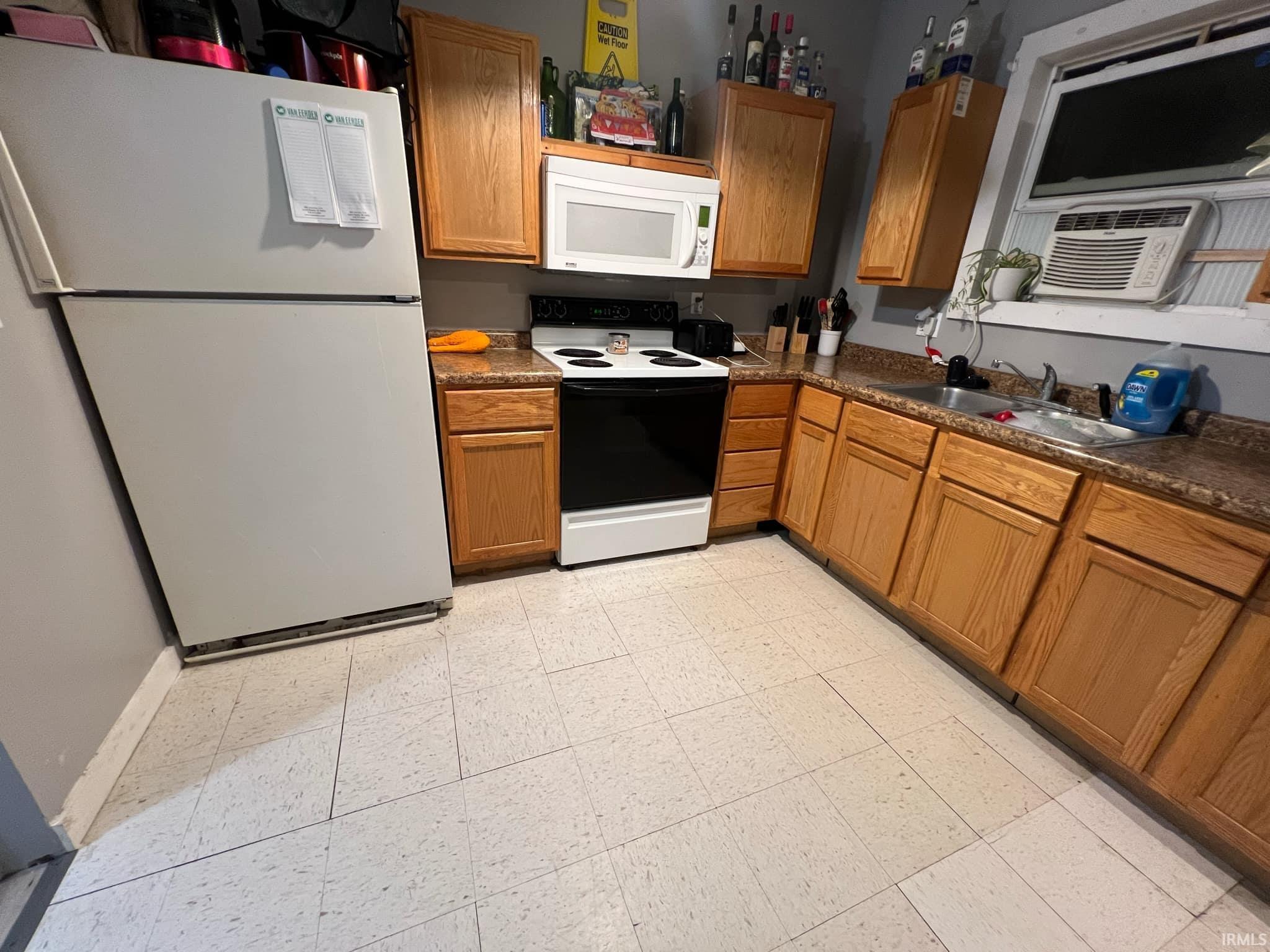 Photo 6 of 1035 N Jefferson Street