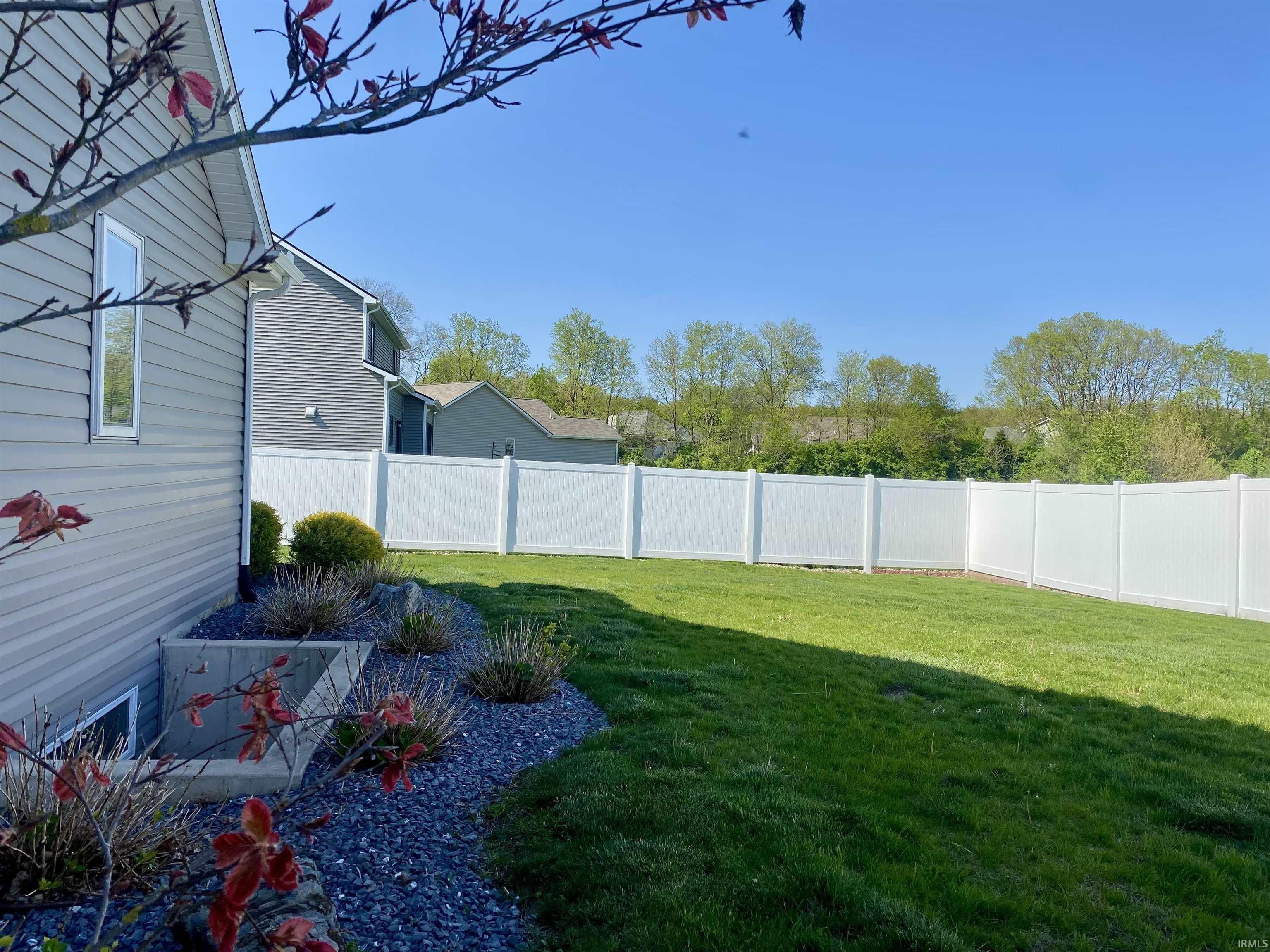 Homes for sale in Syracuse, IN | 4310 Duffy Dr, Syracuse, IN 46567 | MLS# 202543644