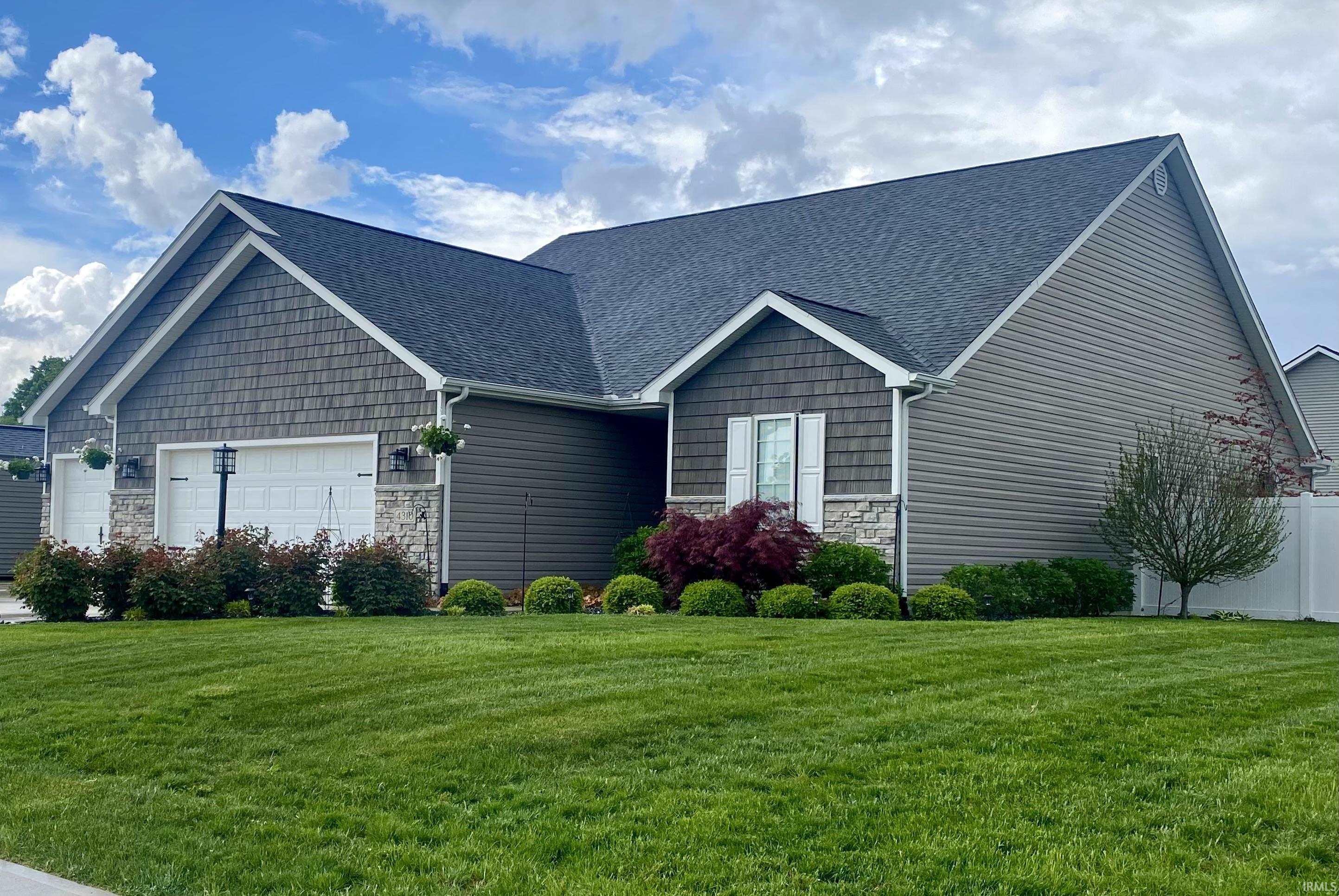 Homes for sale in Syracuse, IN | 4310 Duffy Dr, Syracuse, IN 46567 | MLS# 202543644