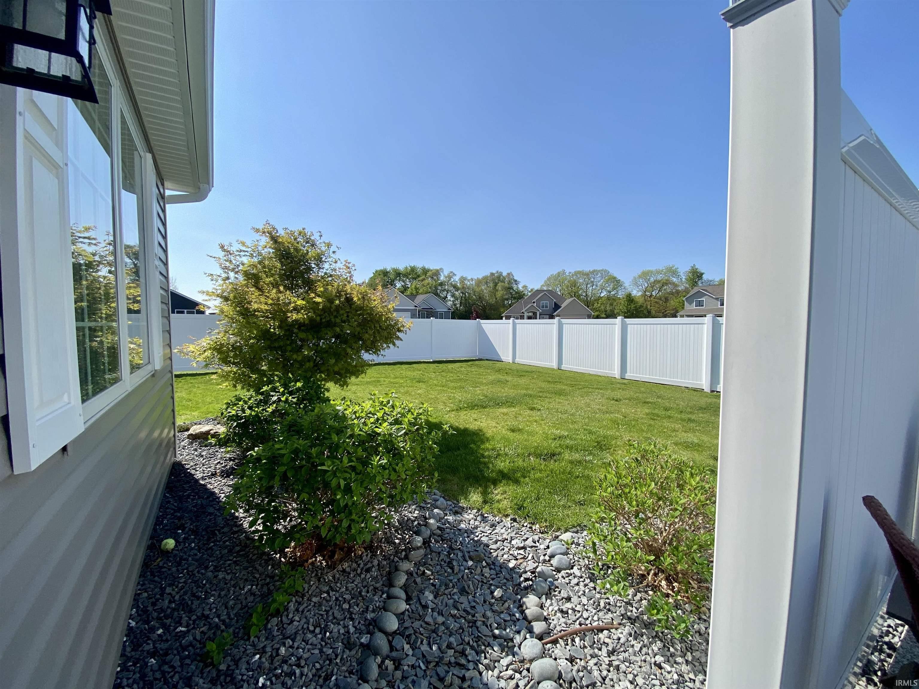 Homes for sale in Syracuse, IN | 4310 Duffy Dr, Syracuse, IN 46567 | MLS# 202543644