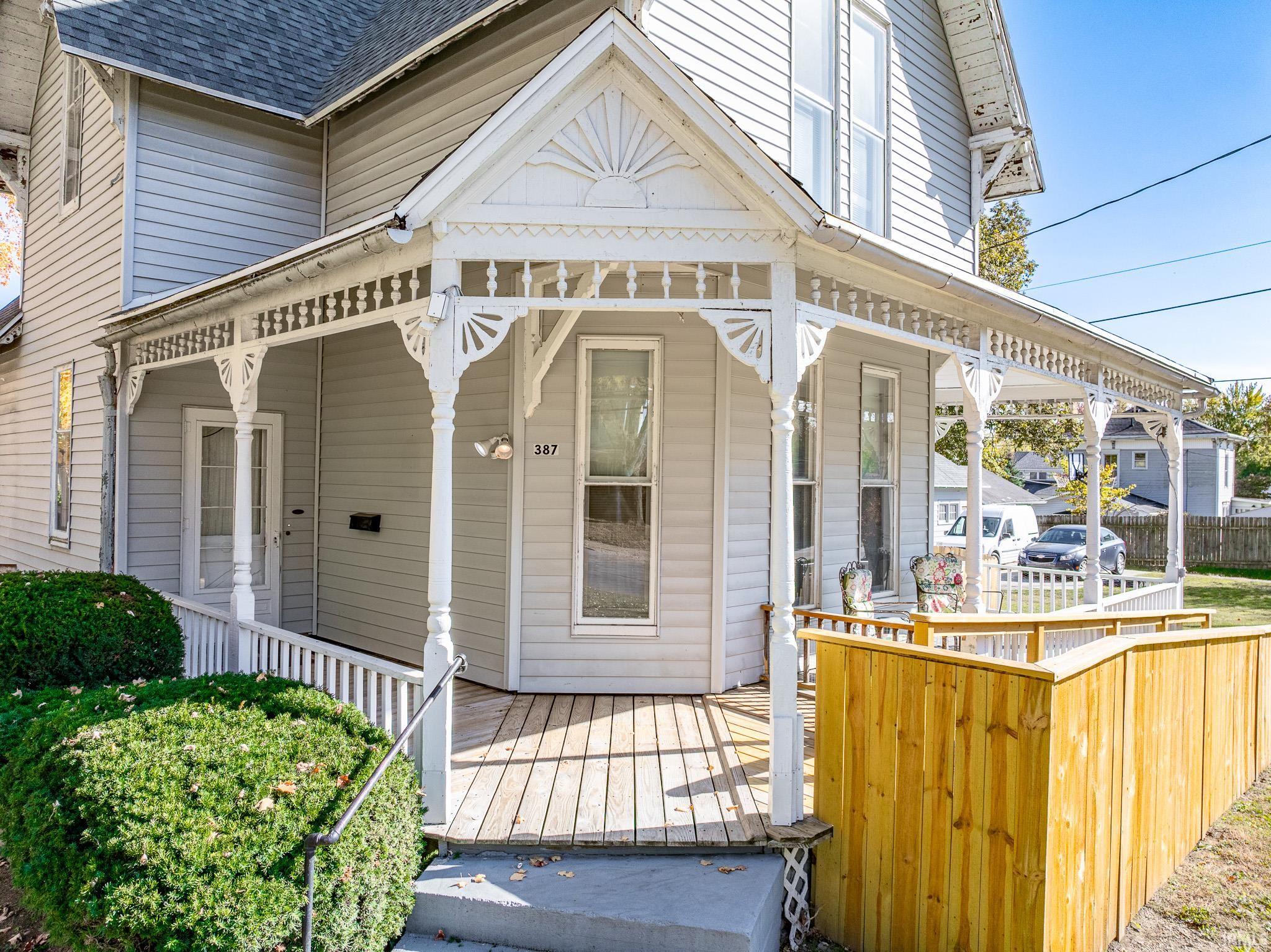 Photo 0 of 387 N Wabash Street