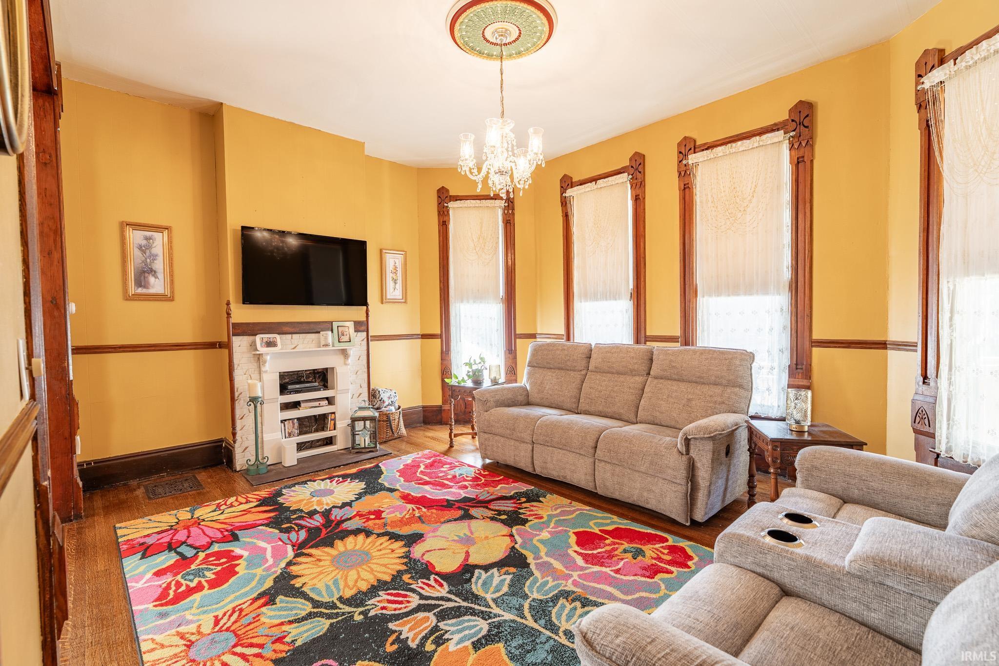 Photo 16 of 387 N Wabash Street