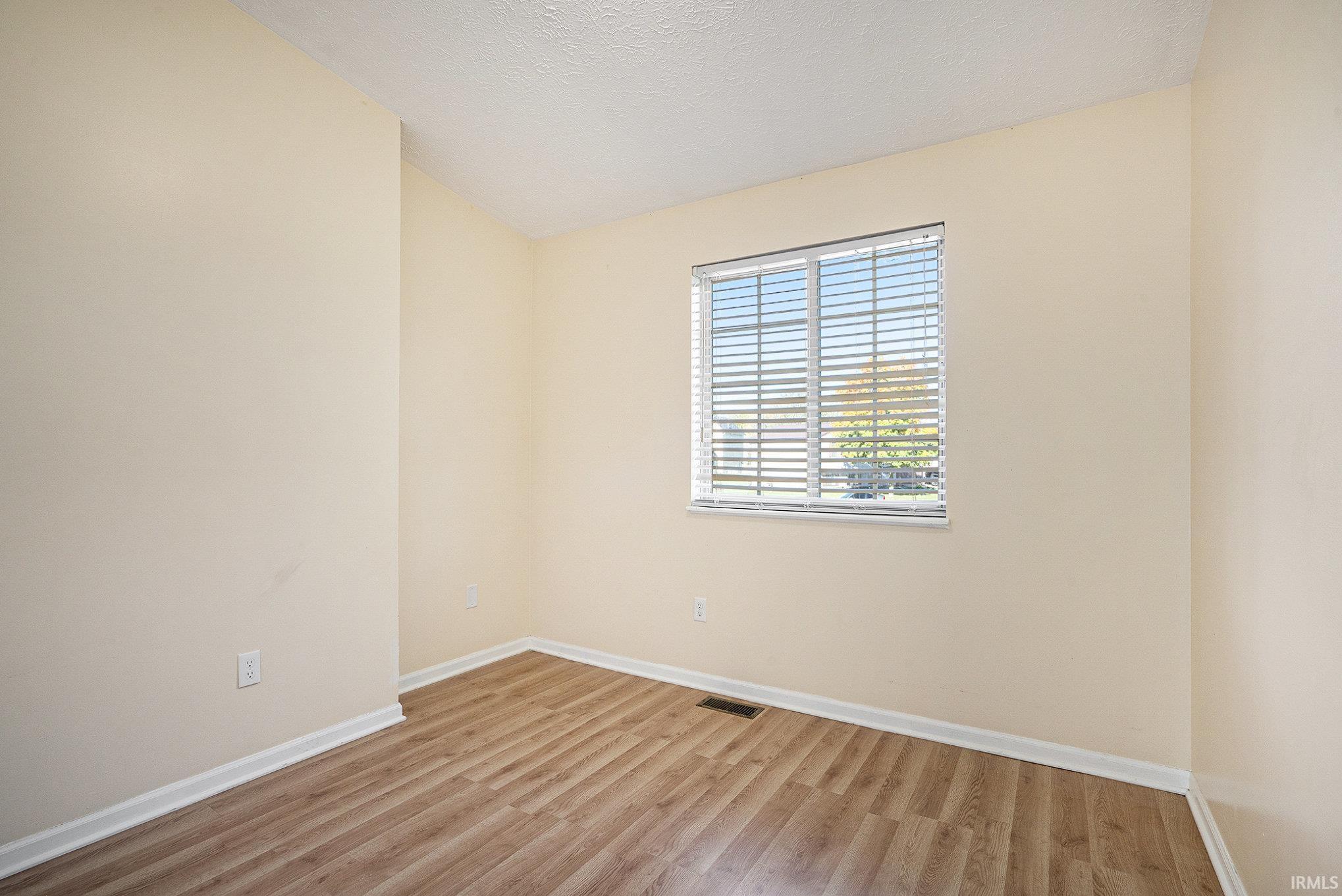 Homes for sale in Nappanee, IN | 507 Buffalo Ct, Nappanee, IN 46550 | MLS# 202543662