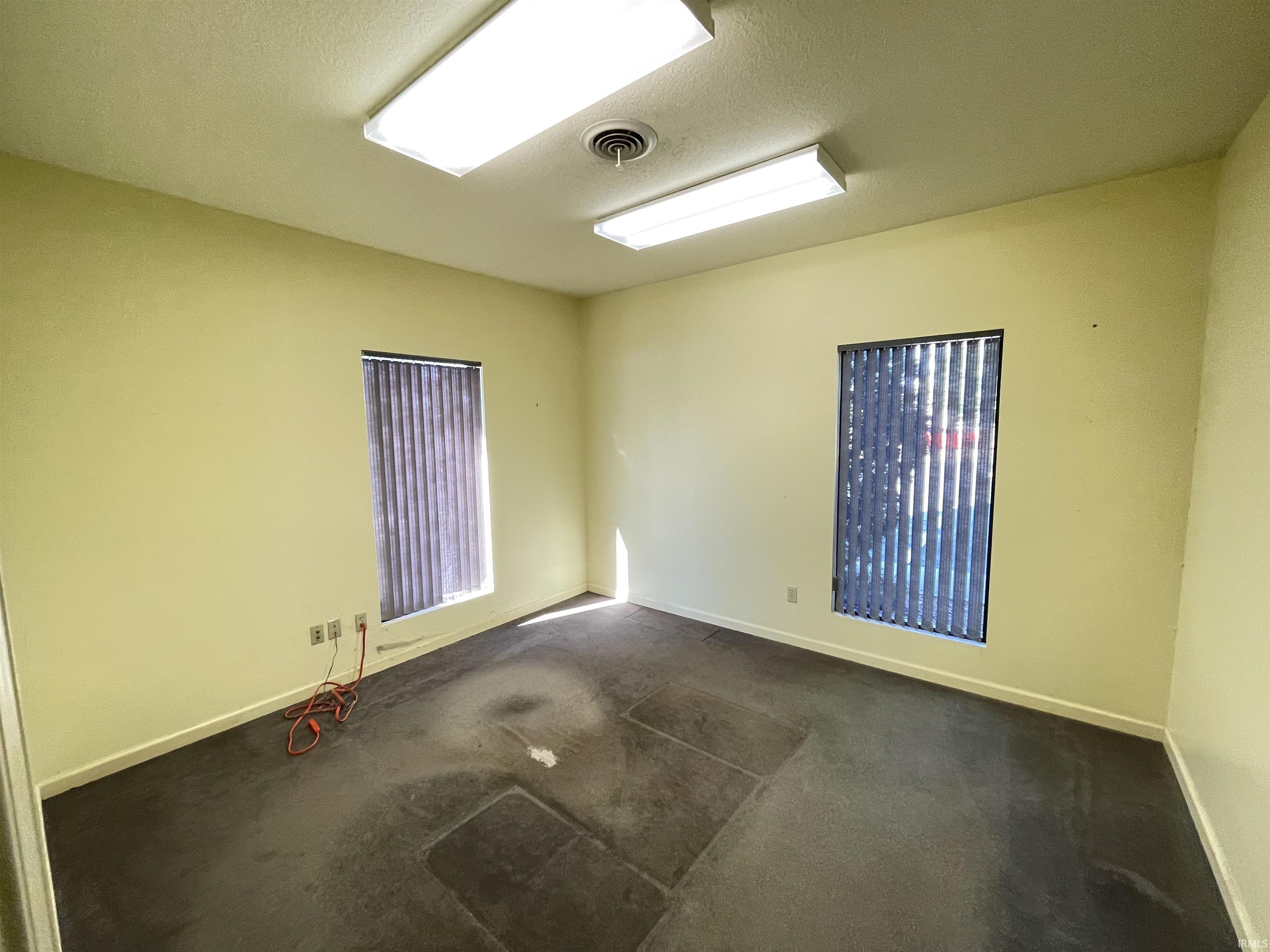 Photo 13 of 4011 W Jefferson Boulevard