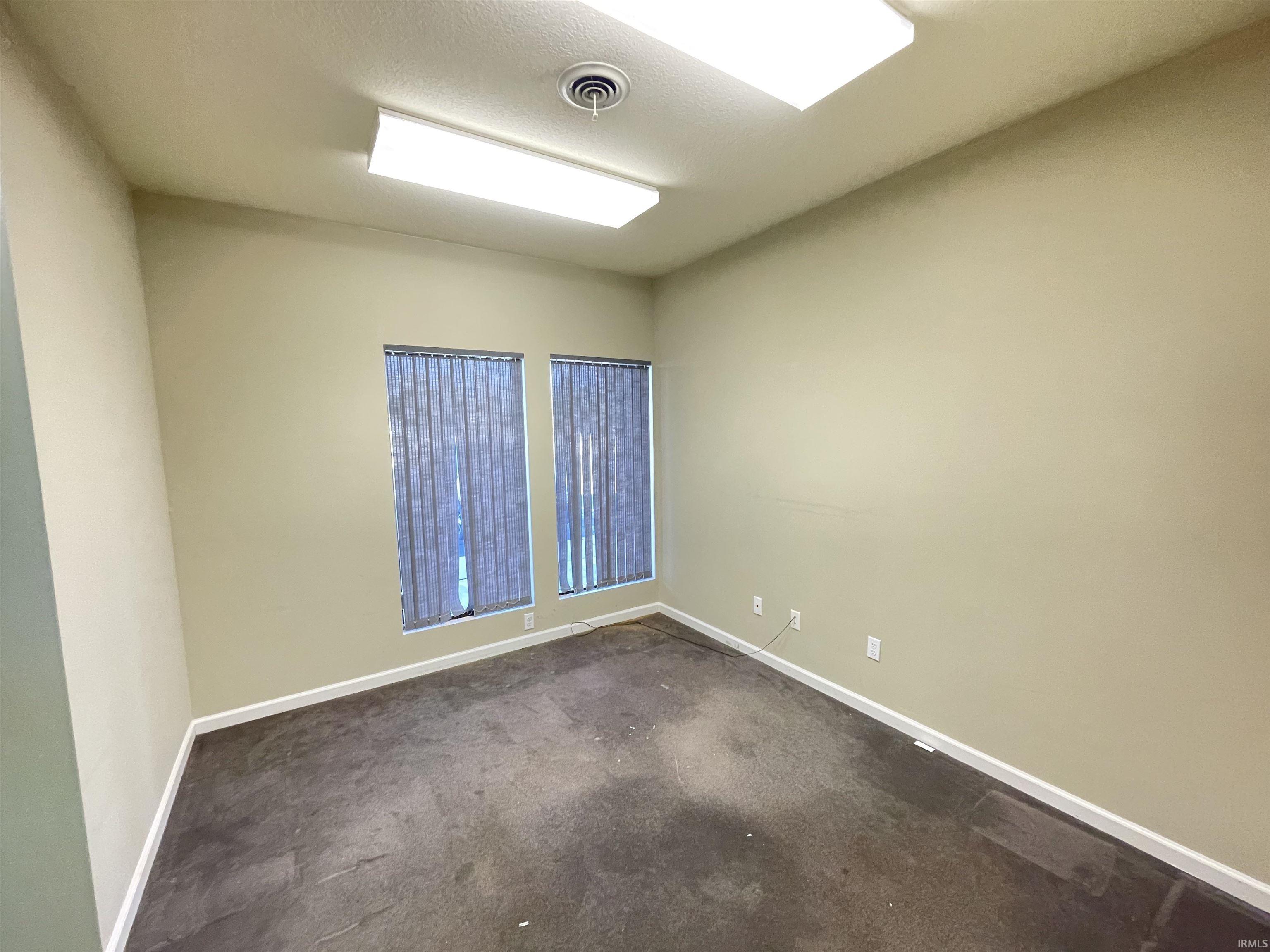 Photo 18 of 4011 W Jefferson Boulevard