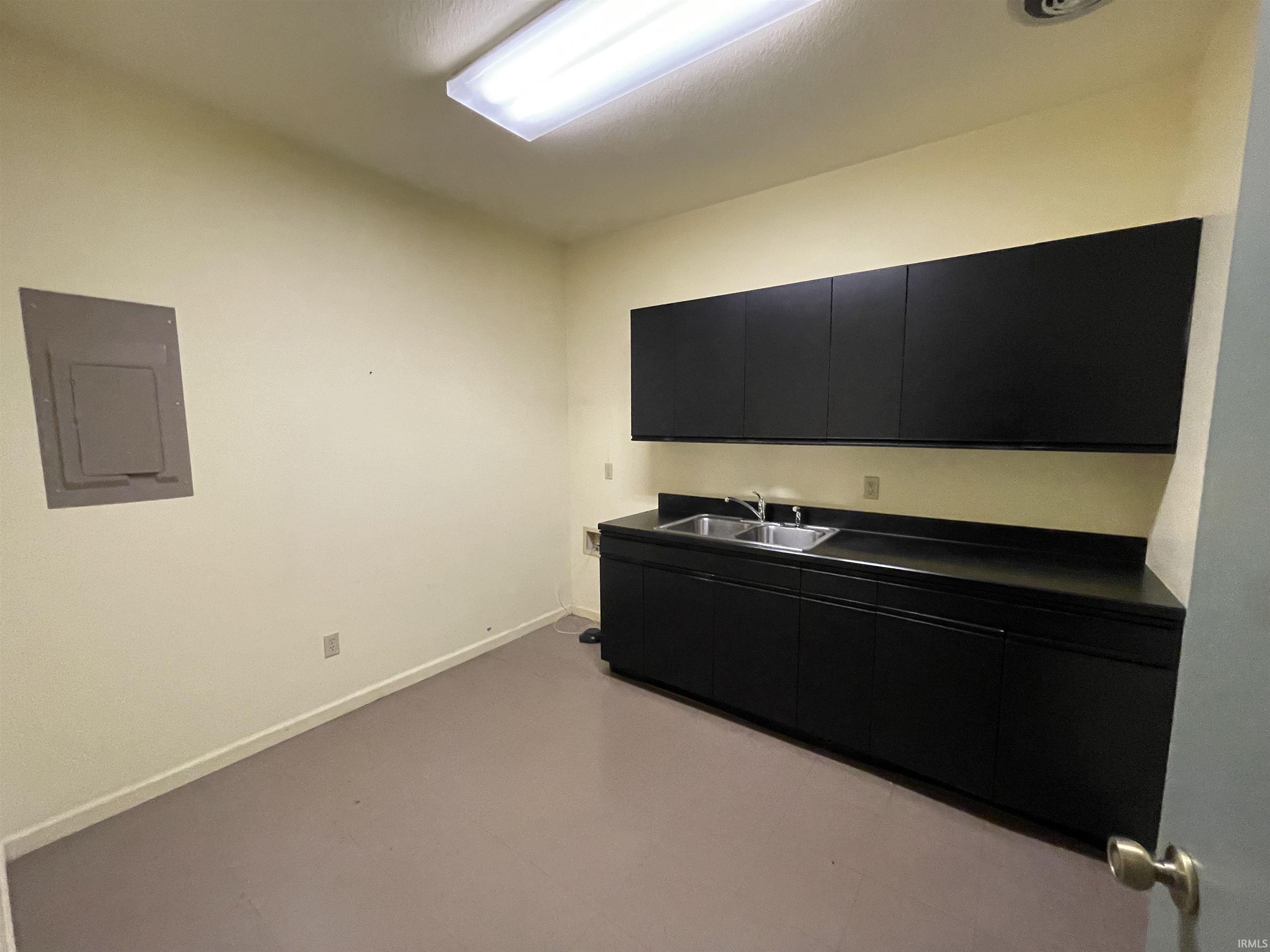 Photo 19 of 4011 W Jefferson Boulevard