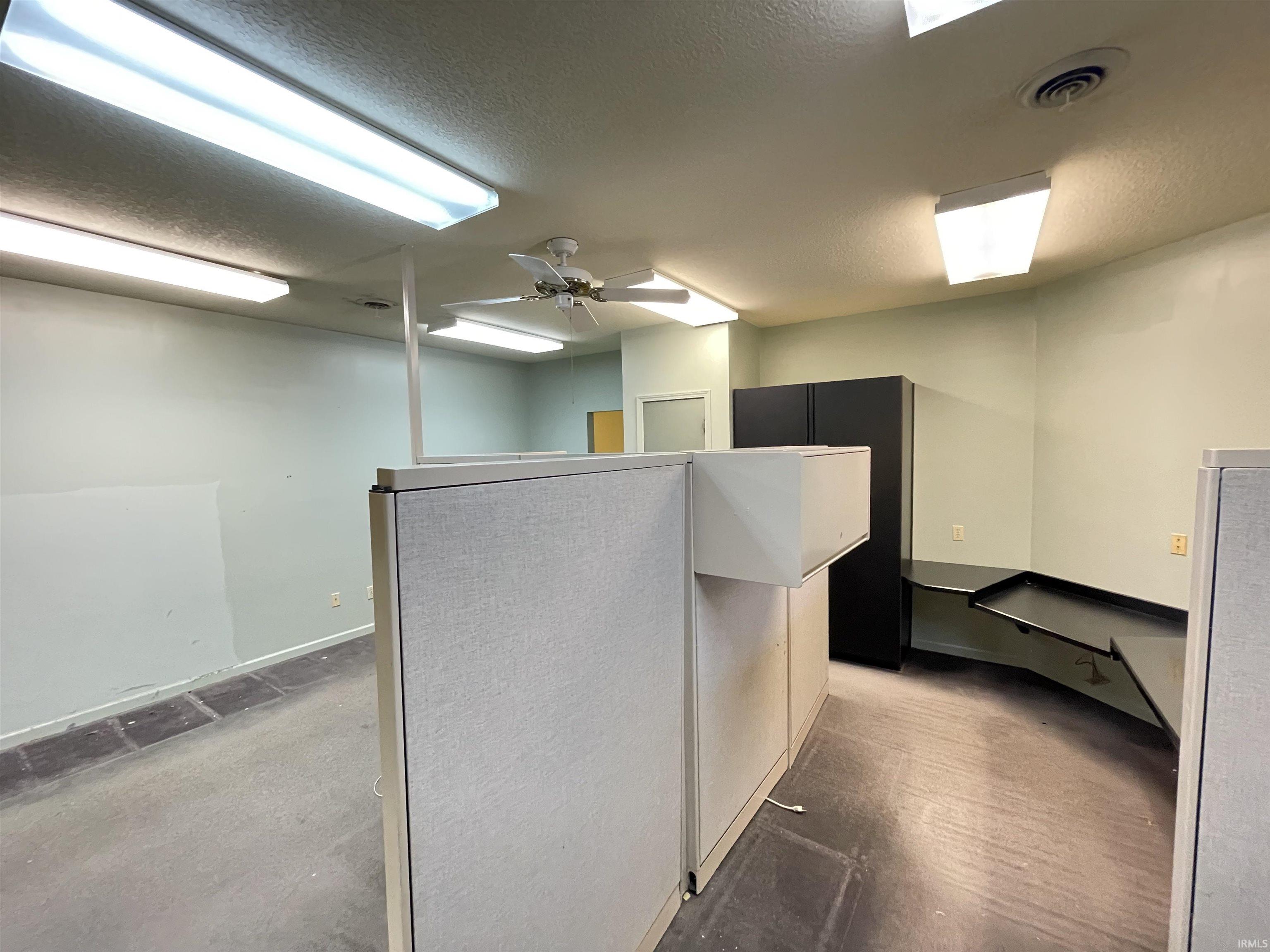 Photo 21 of 4011 W Jefferson Boulevard